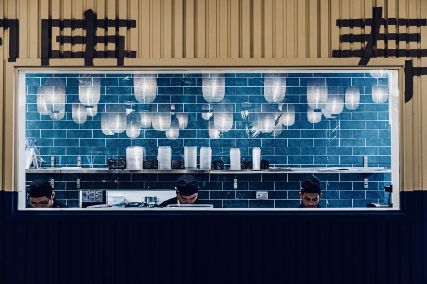 炫彩都市·日本动漫风餐厅设计-8