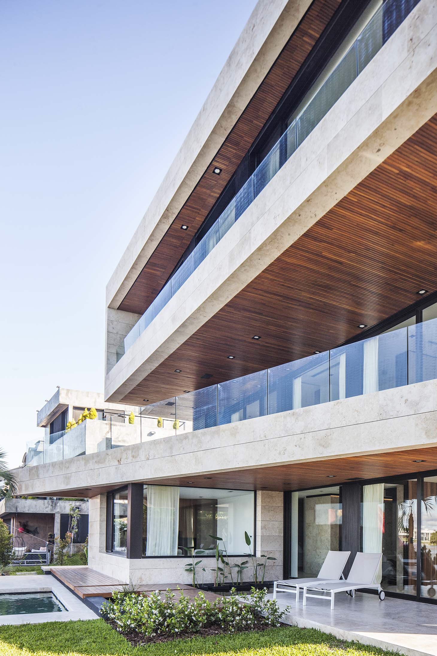 Buenos Aires 湖畔别墅 | 温暖材料与自然融合-1