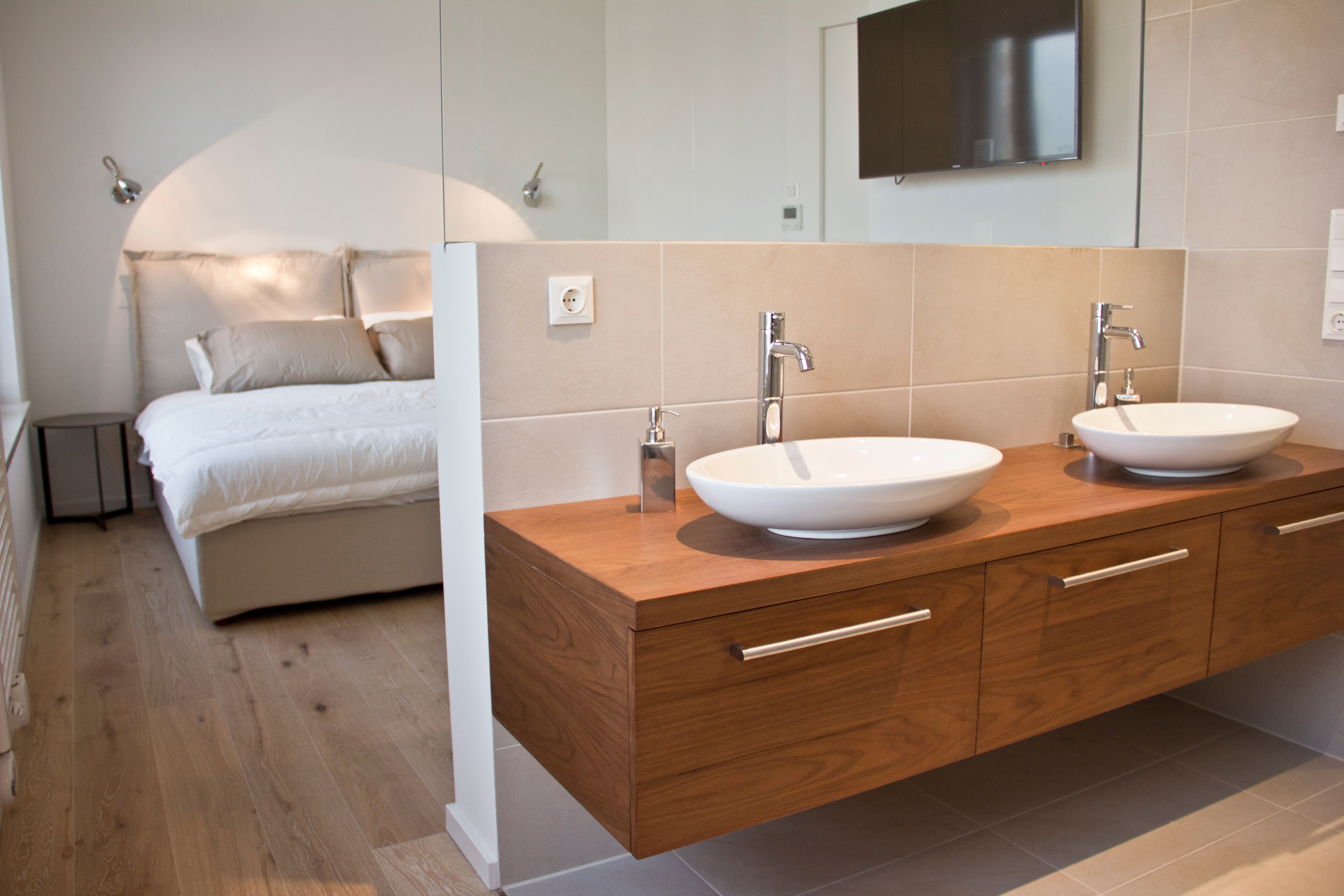 柏林中心顶层公寓的现代意式设计-15