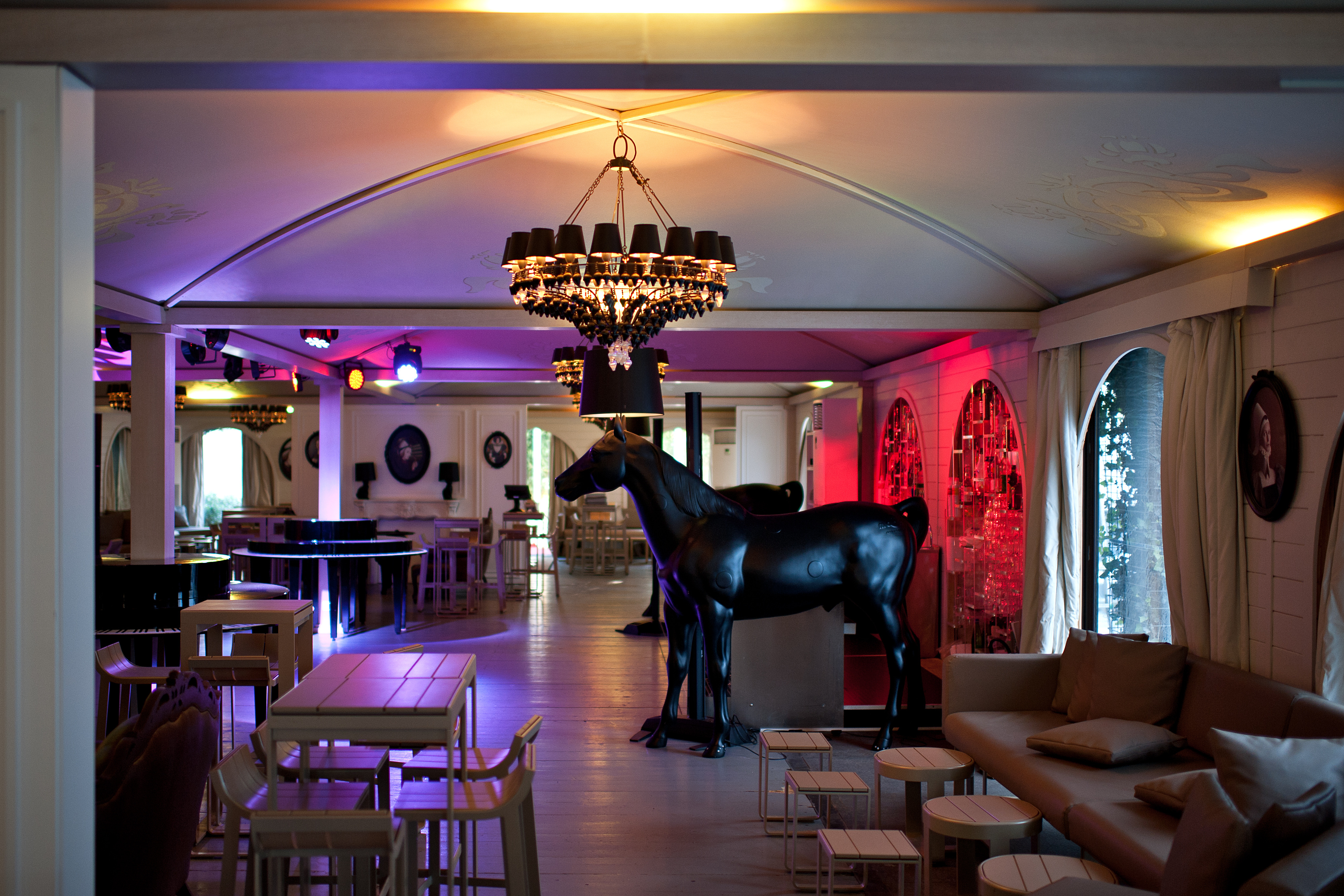 罗马 Momo 共和国酒吧餐厅 | 复古与时尚的完美结合-6