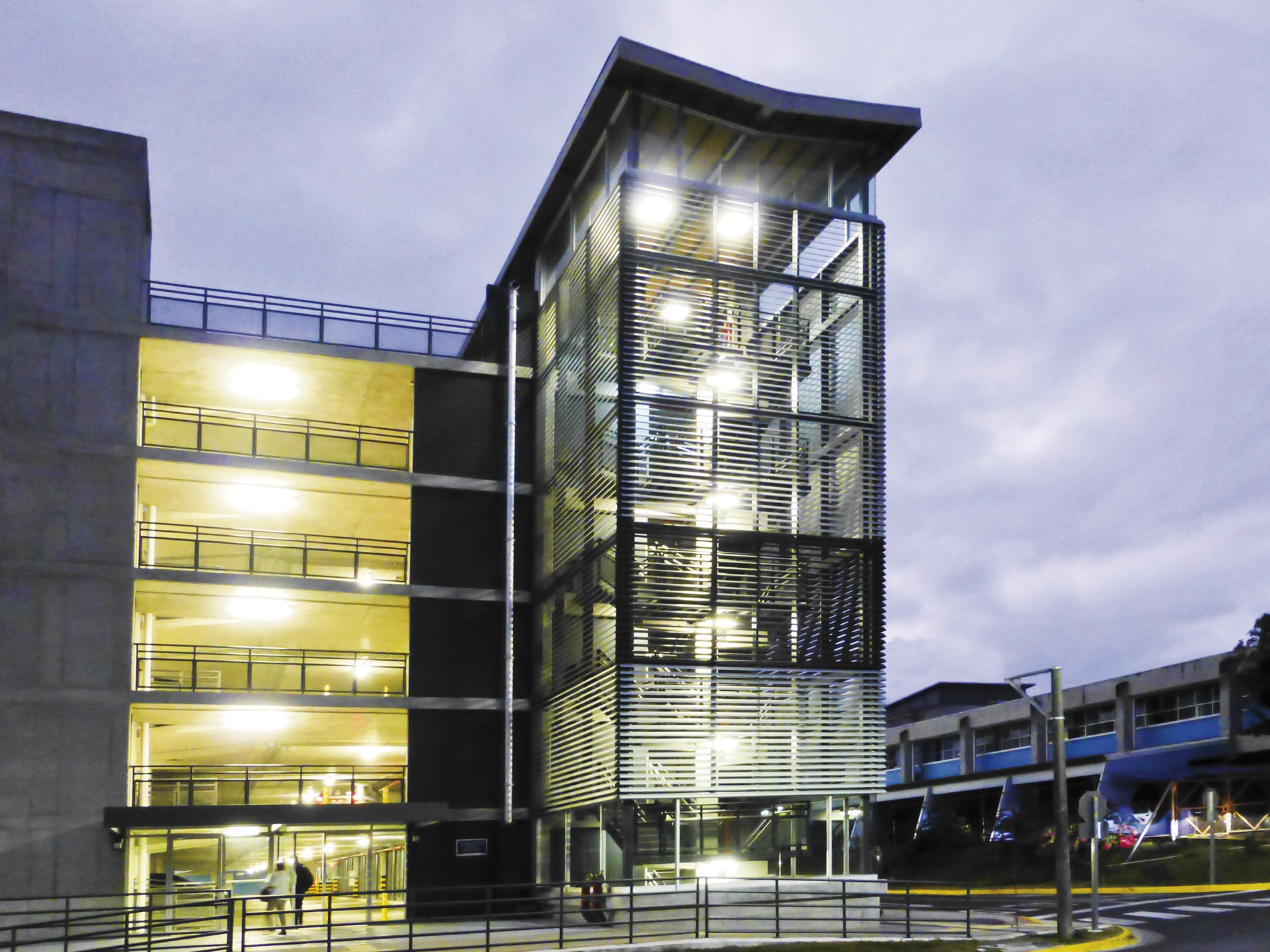 铝制百叶窗为大学生打造舒适学习环境-6