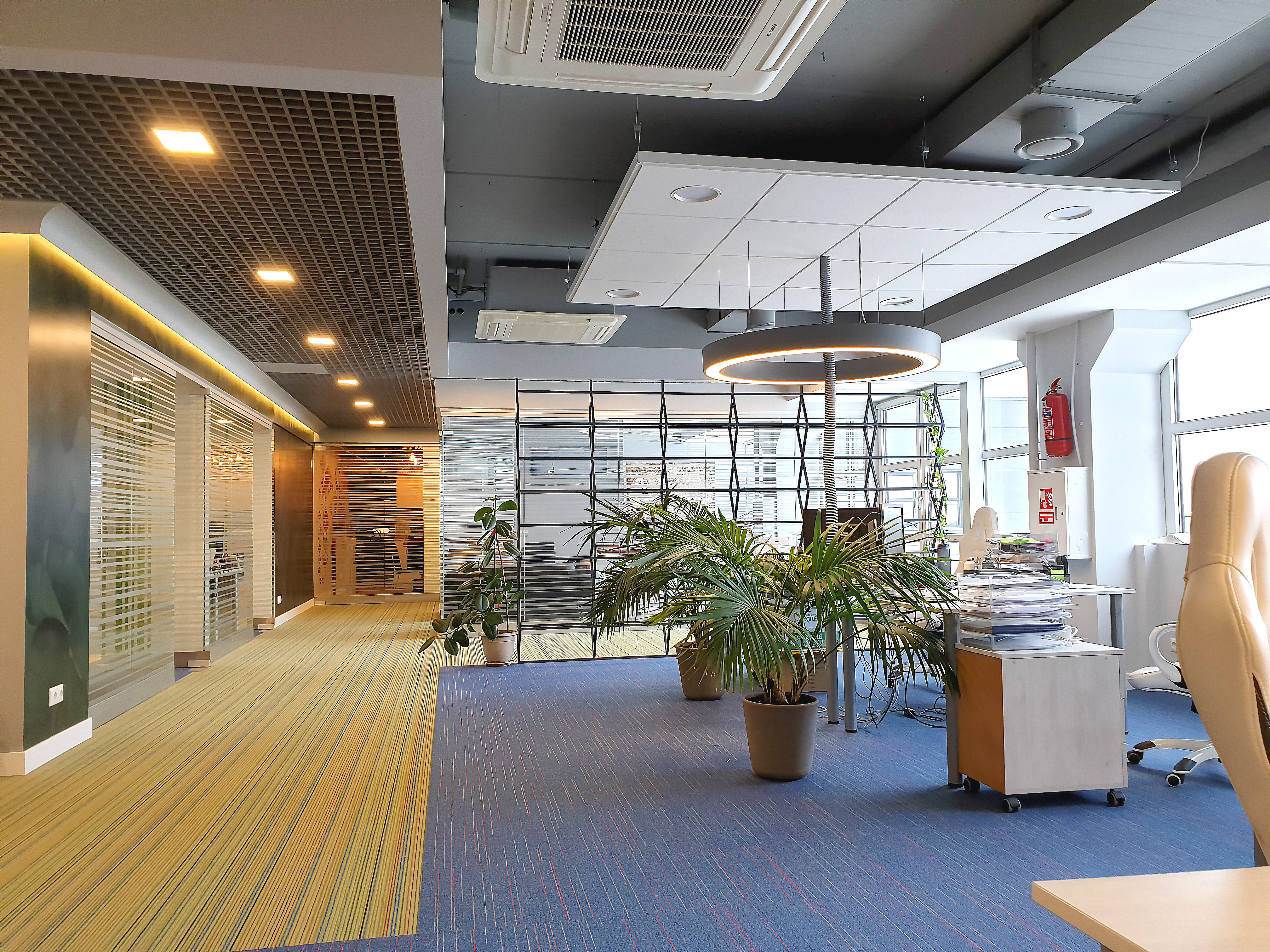 XM Te·tiles 欧洲室内设计·温馨现代办公空间-1