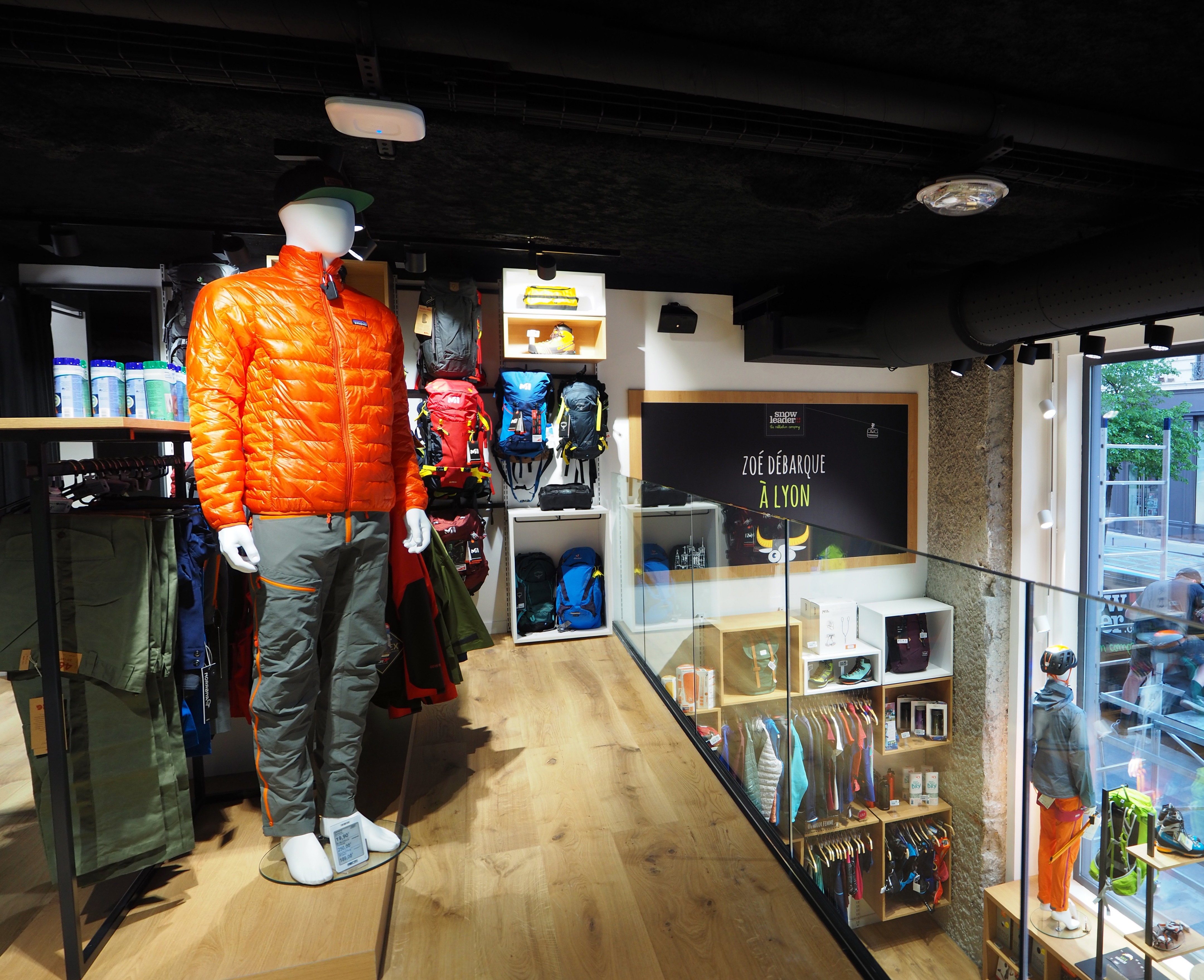 雪领者 Lyon 旗舰店-17