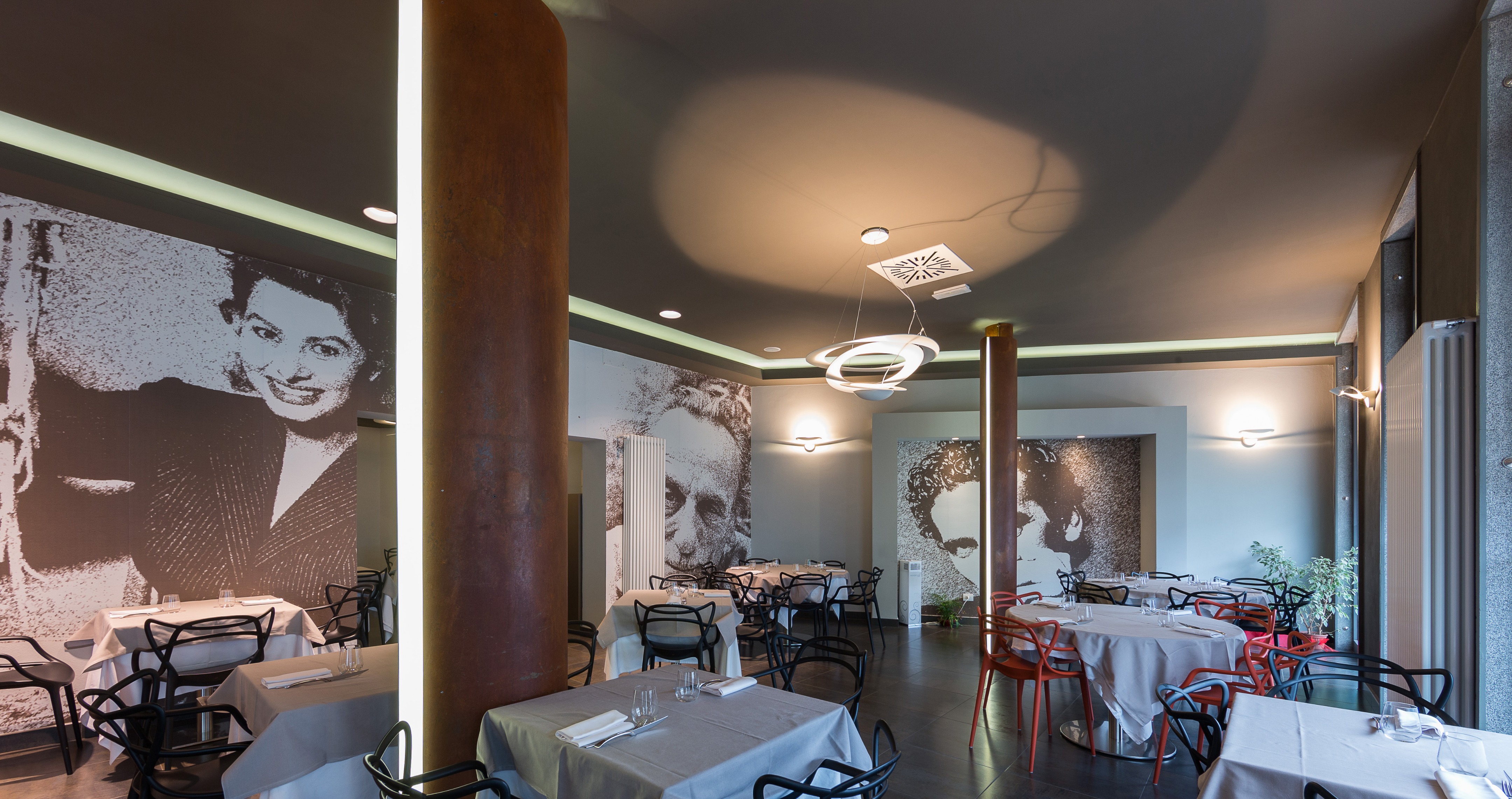 剧院式餐厅 Teatro 26 | 定制家具与光影艺术的完美融合-11