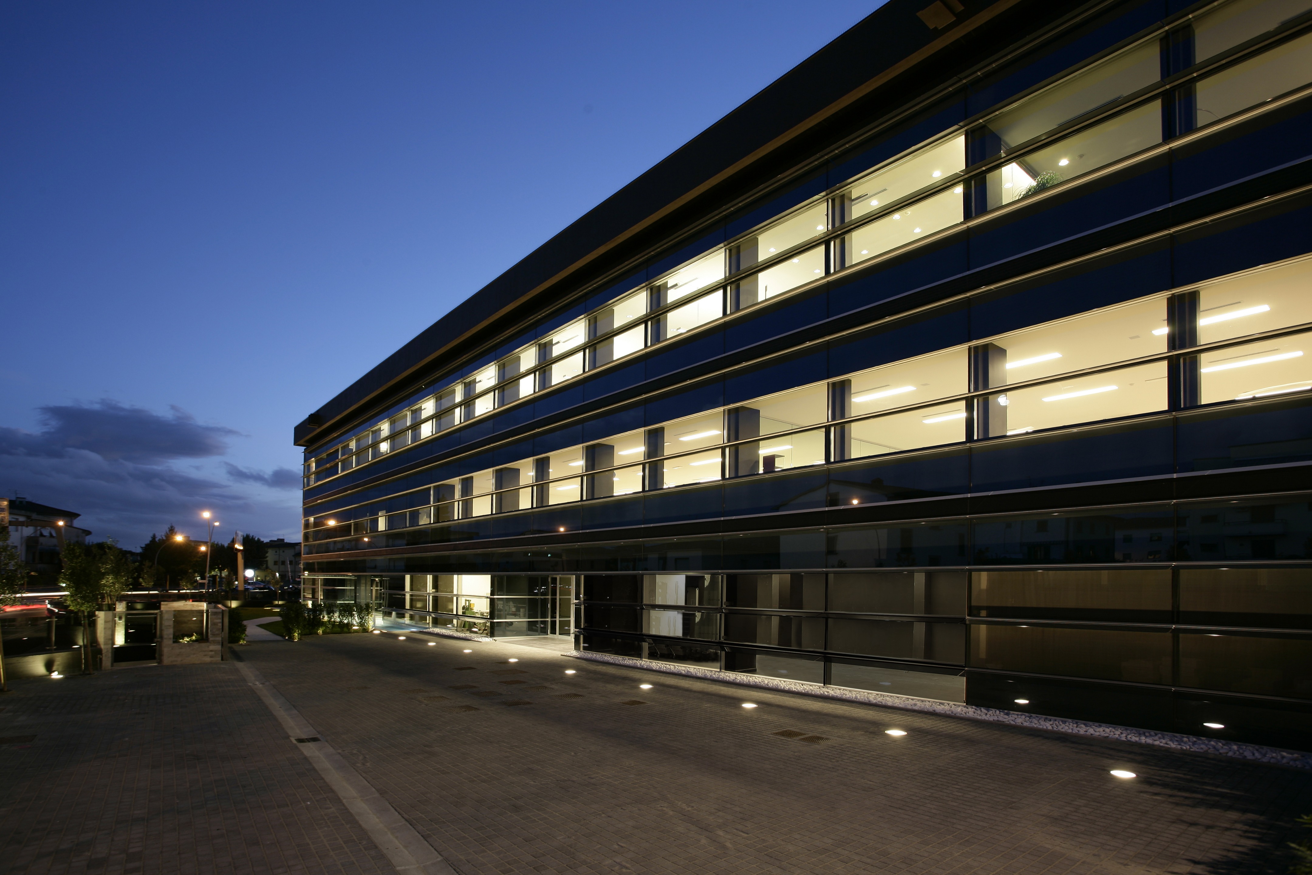 工业风珠宝总部设计-4