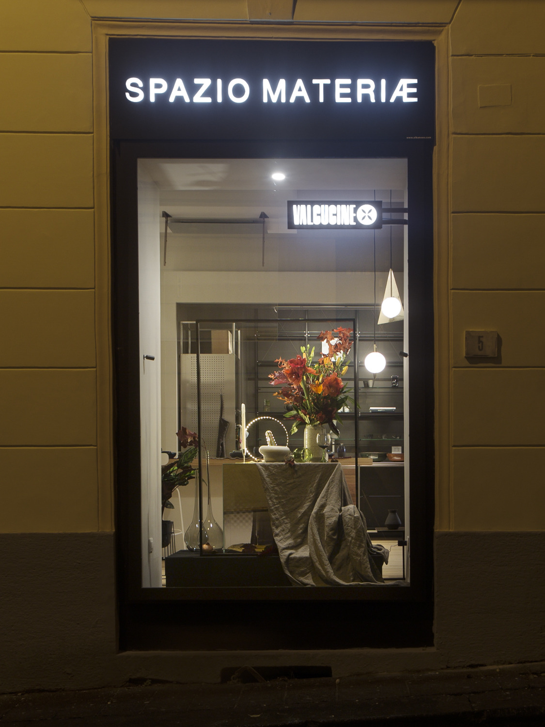 创意无限，环保先行 | 意大利家具品牌 Valcucine 展示空间-9