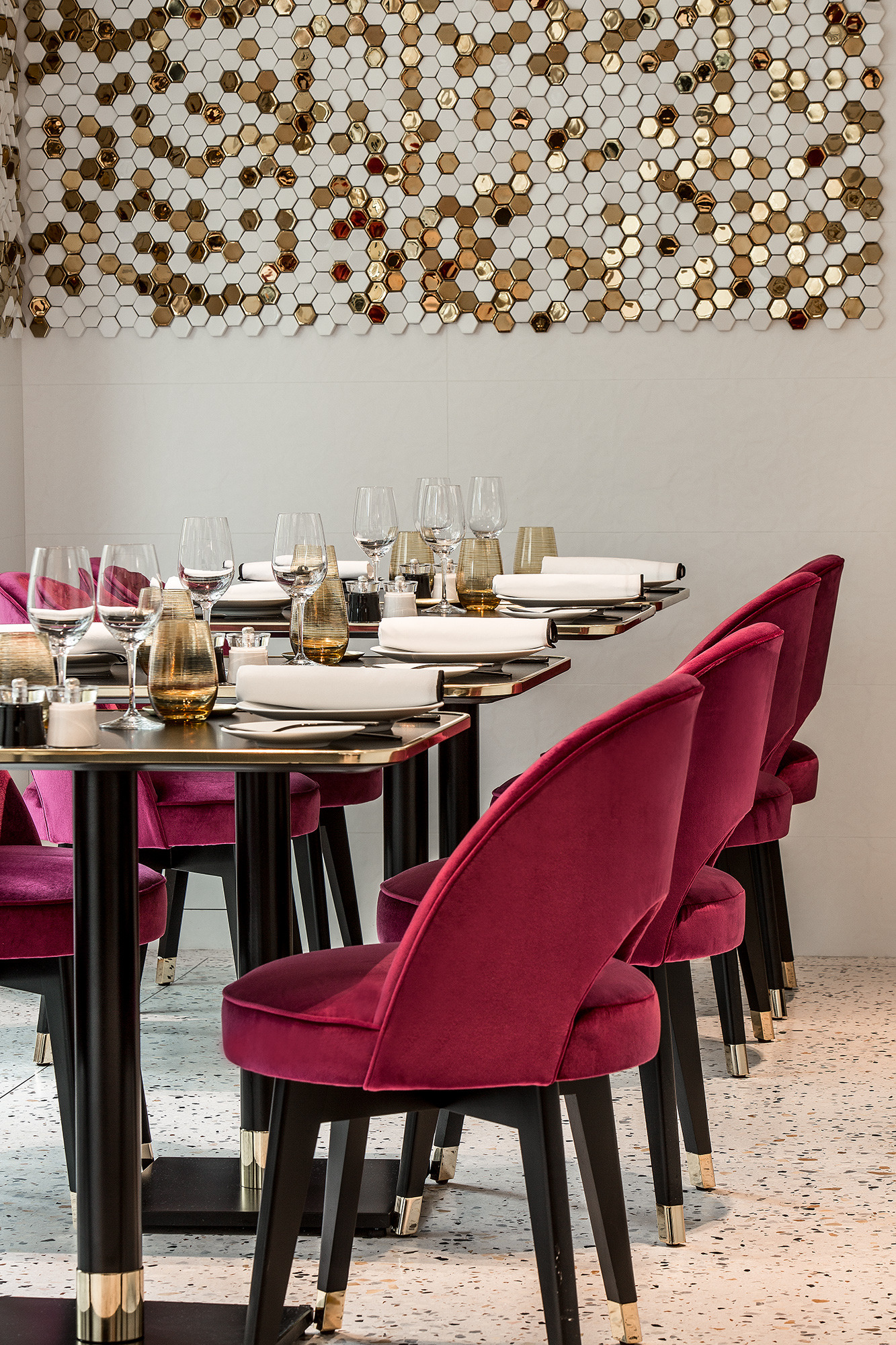 巴黎馥颂酒店 | 粉色与黑色演绎的法式浪漫-16