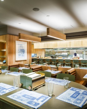 2018 年纽约 Momofuku Noodle Bar 餐厅室内设计