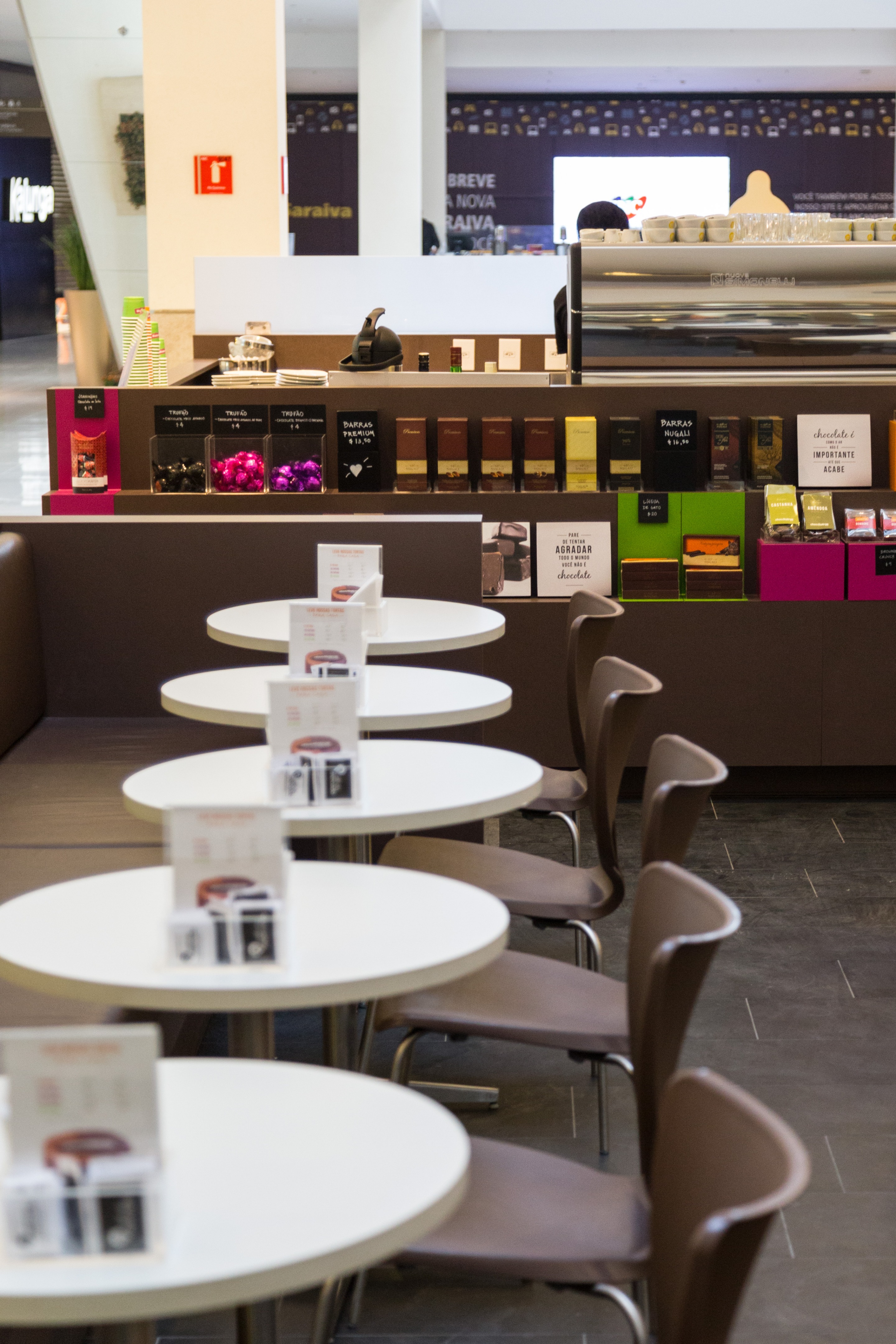 巧克力主题咖啡馆设计-10