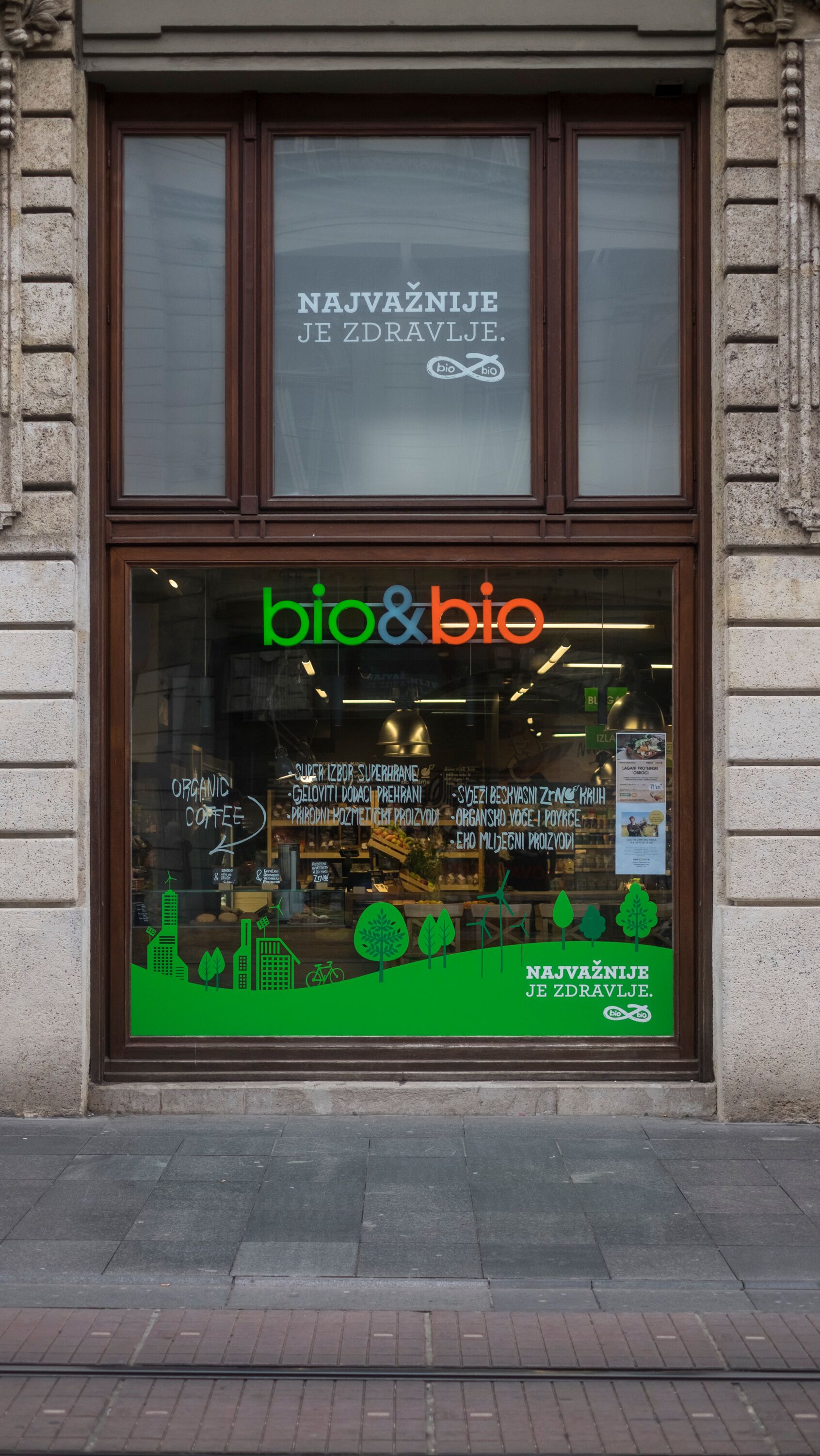 Bio&bio 生态产品店内的绿色咖啡空间-1