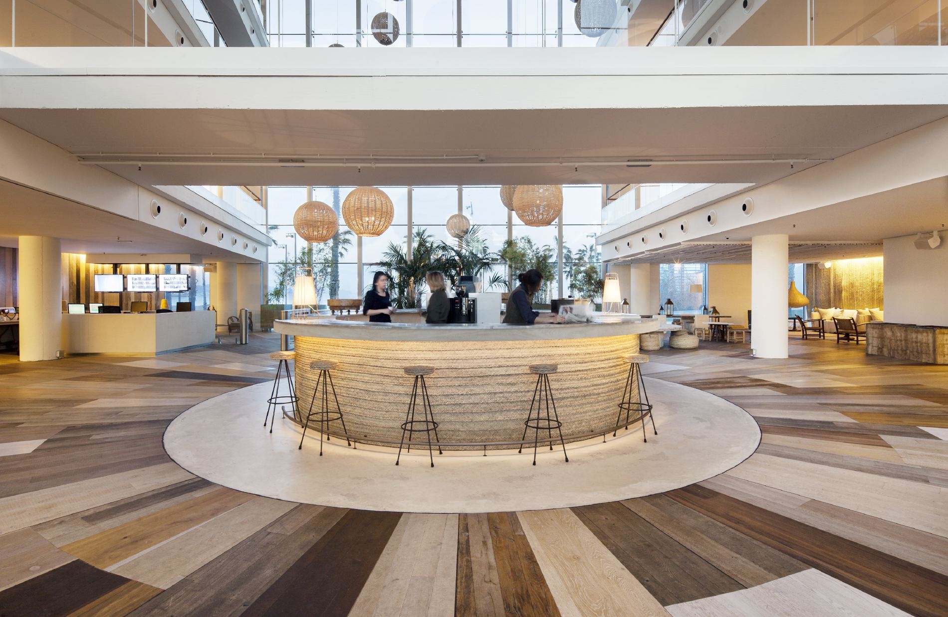 巴塞罗那 Desigual 总部室内设计-5