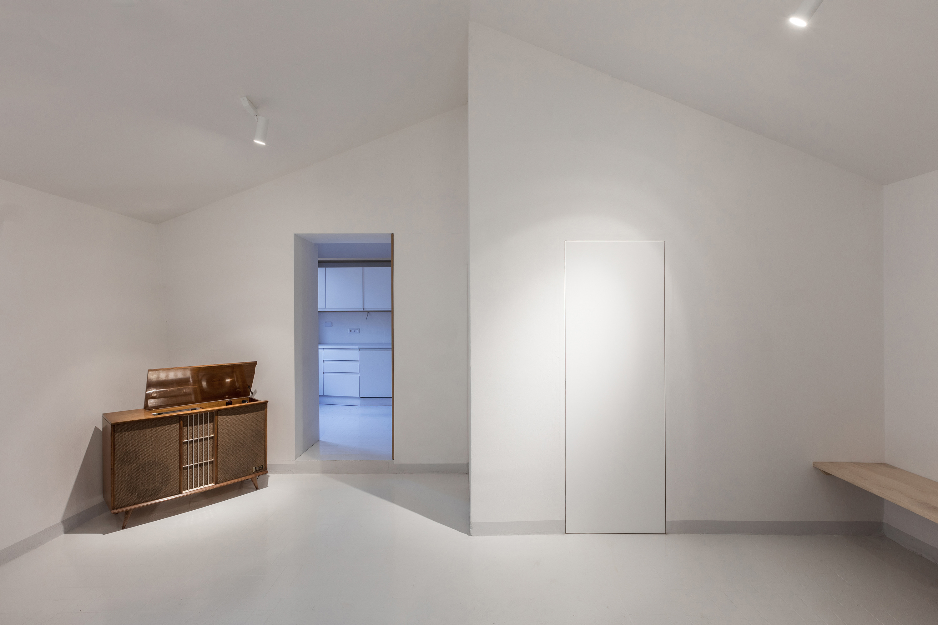 简练纯粹的乡村别墅改造-5