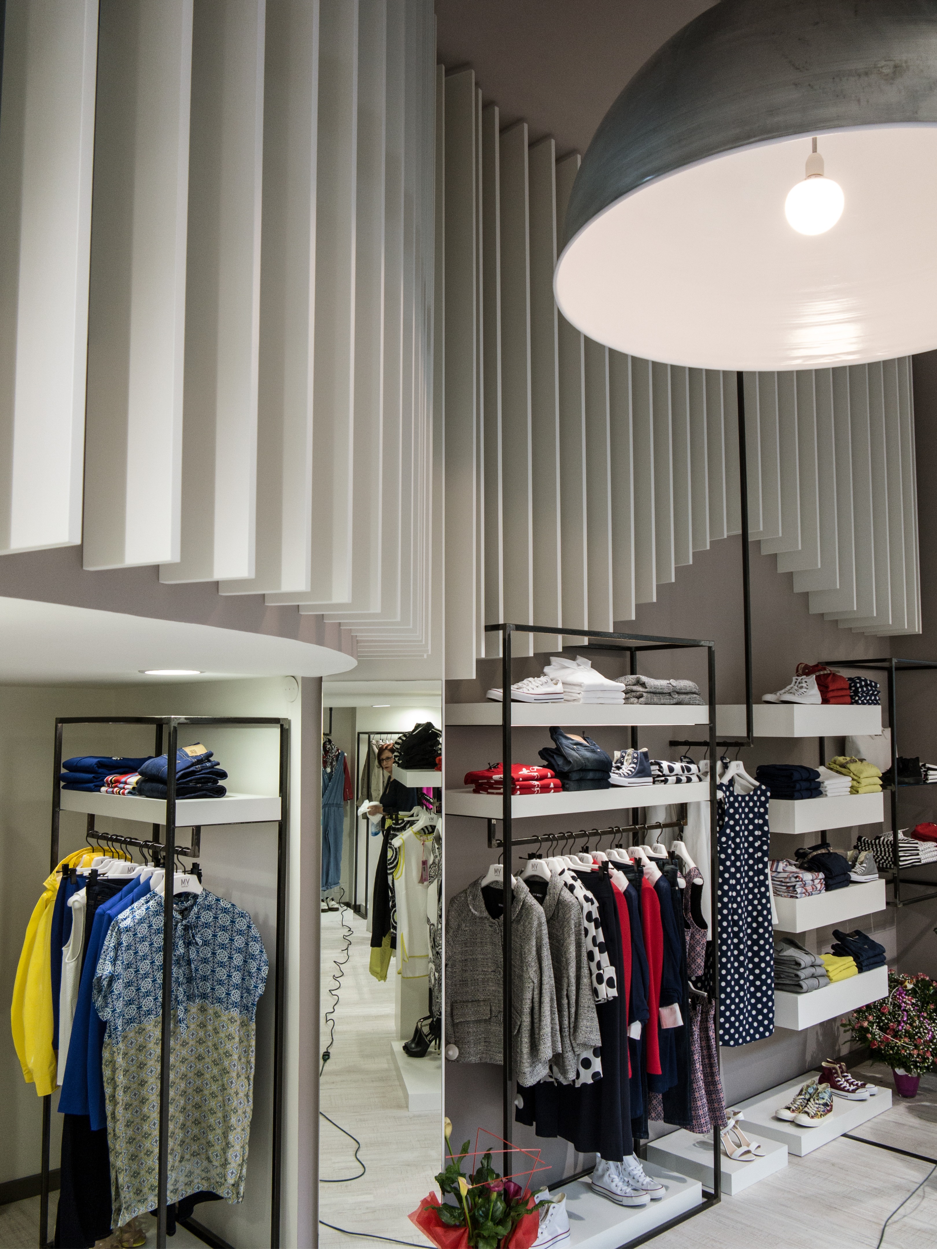 2015 年完成的“My Wear”木结构展示店-46