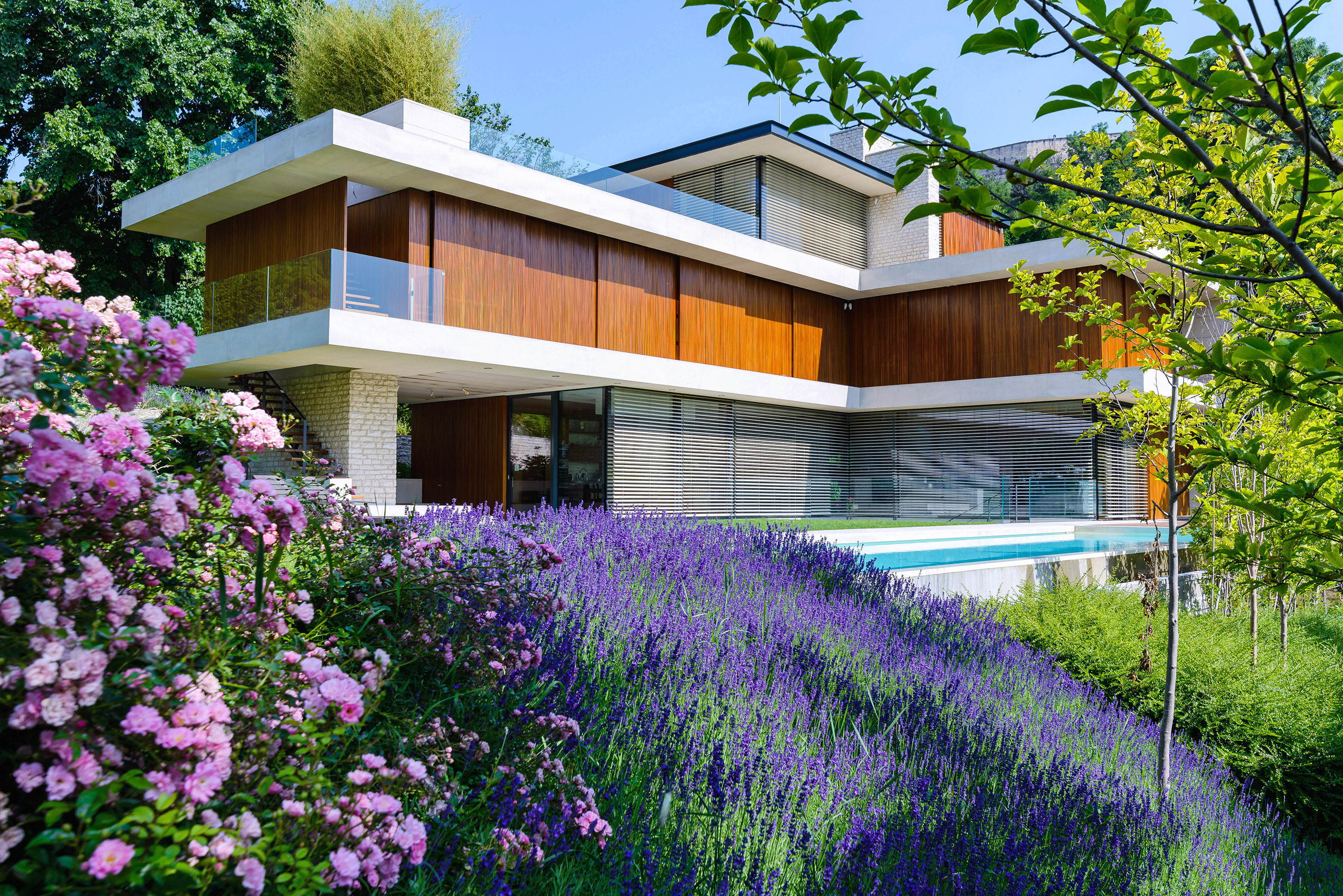 Modern villa shading by Krüllung-2