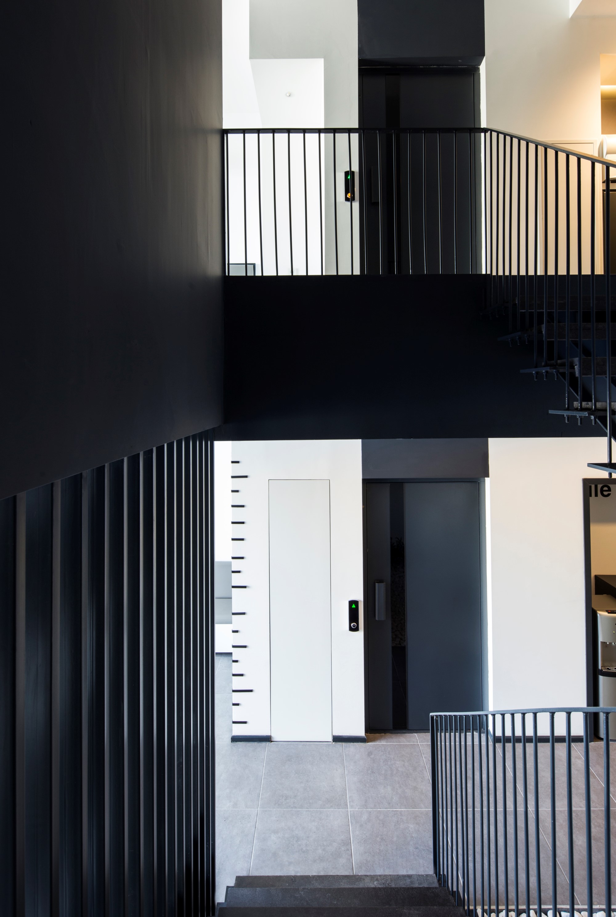 绿意盎然的人本诊所设计——土耳其微笑学院牙科诊所-7