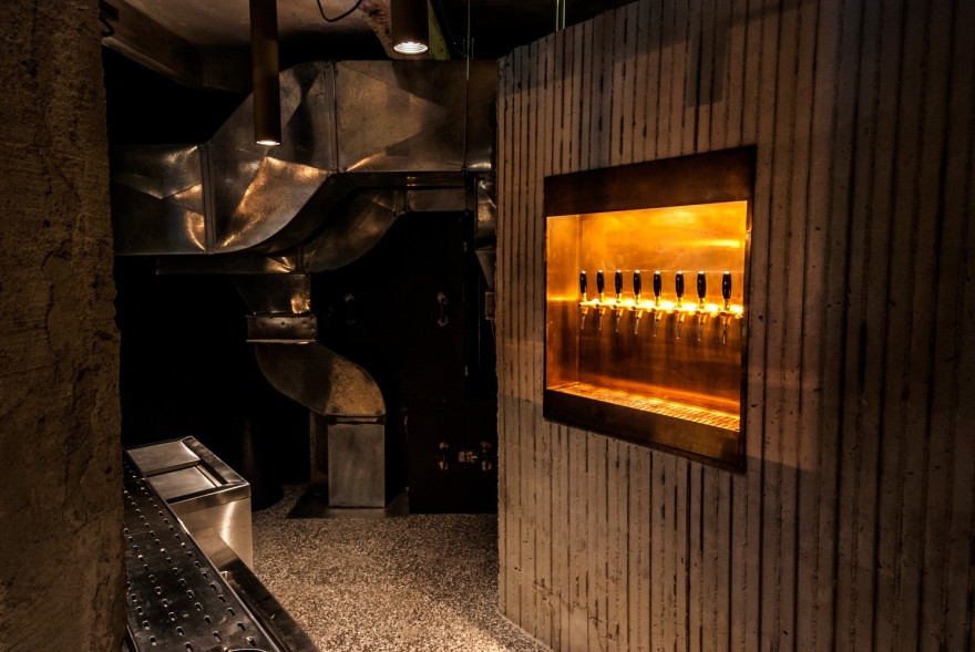 曼谷“过时”混凝土泰国餐厅,融入废弃背景的弹出式美食空间-20