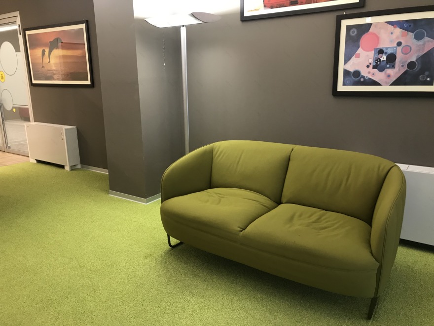 电信公司总部打造高效休闲办公空间-39