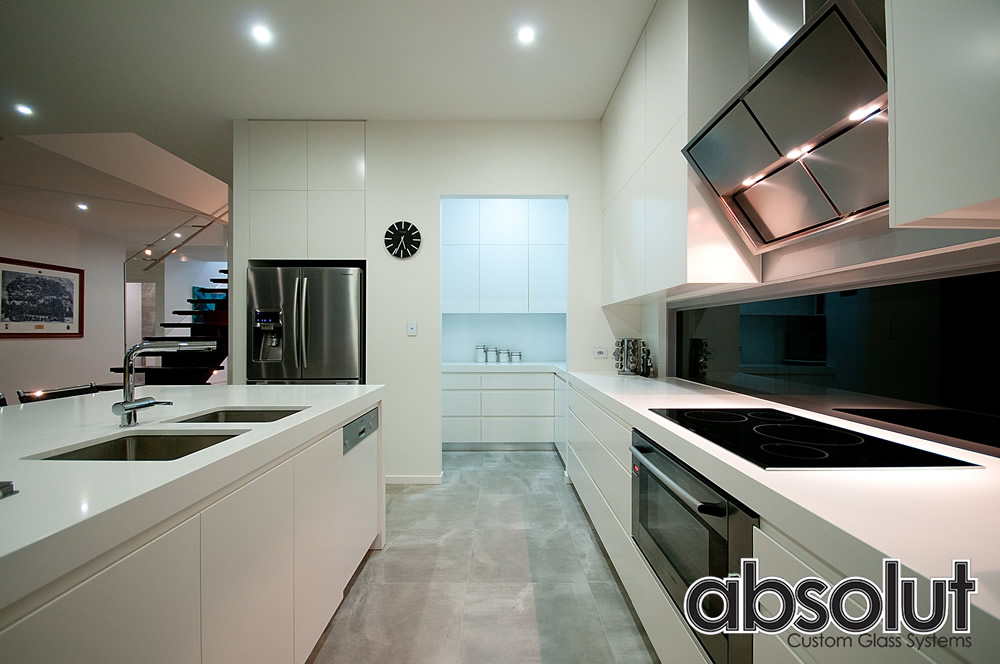 无框玻璃现代住宅设计-10