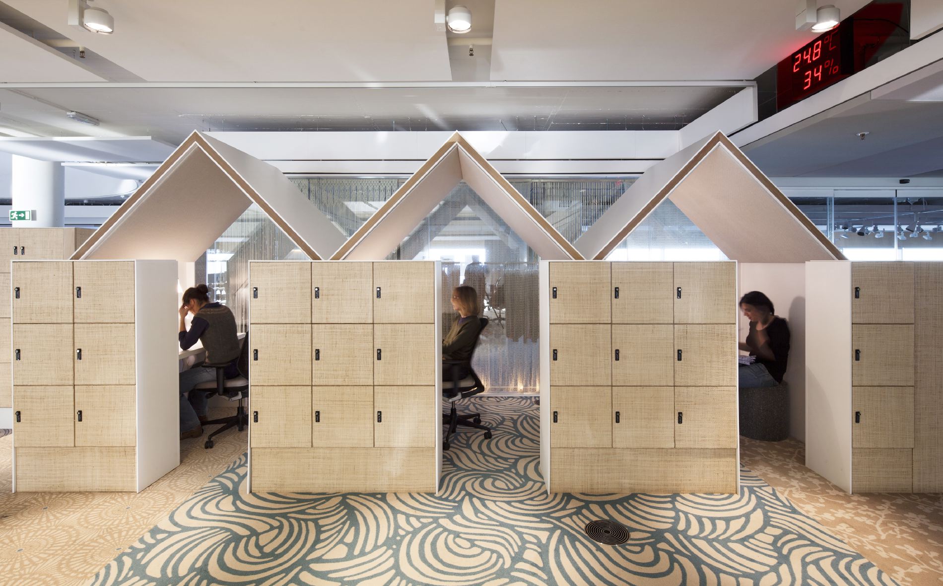 巴塞罗那 Desigual 总部室内设计-21