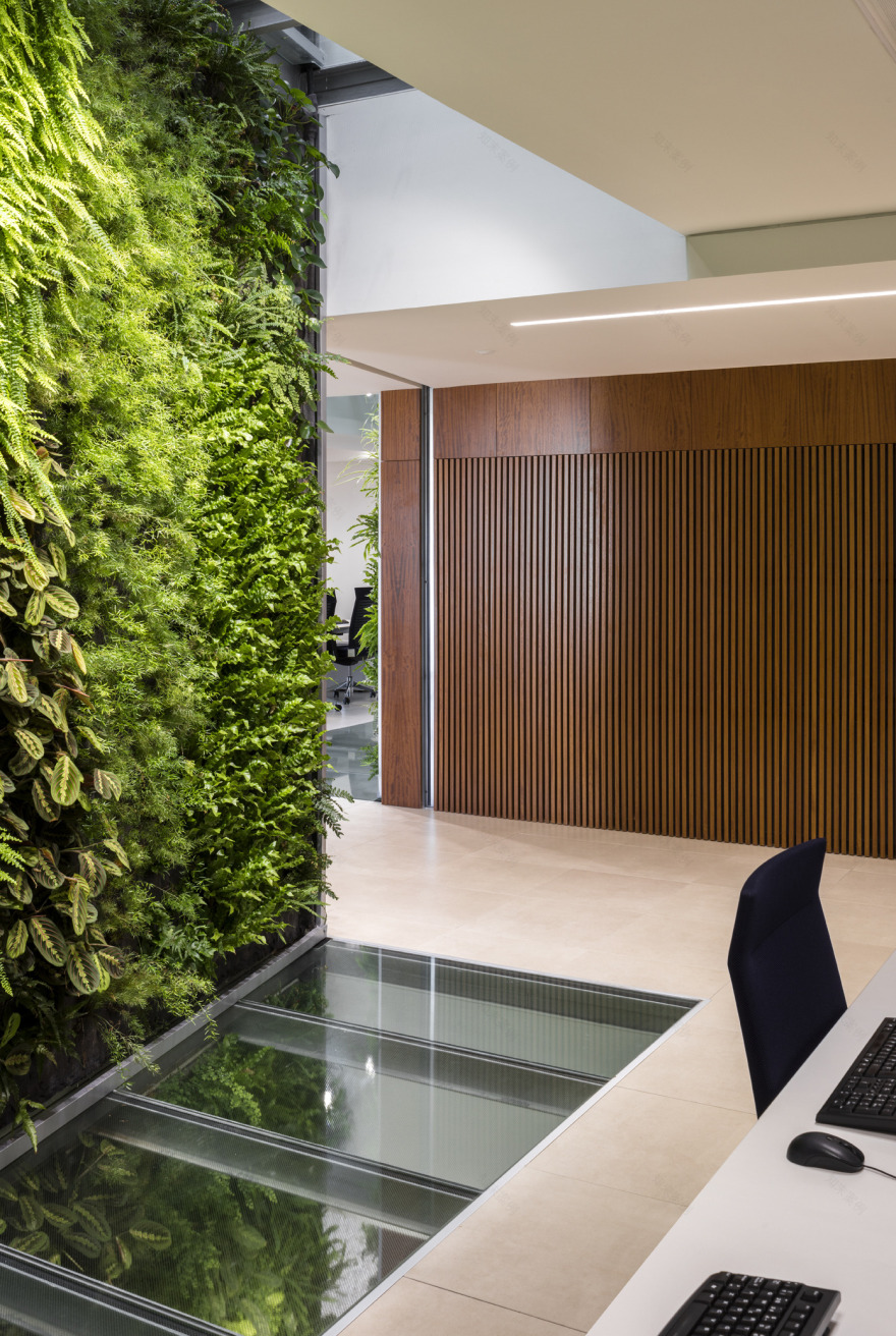 生态环保的"Sanlucar Fruit"办公室设计-8