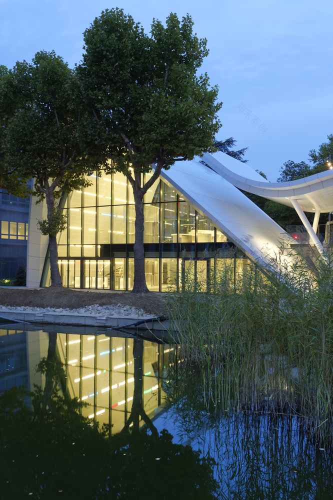 法国农业信贷银行总部,现代优雅的绿色校园-45