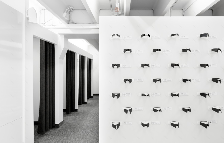 定制男装的现代体验空间——Surmesur Quebec 旗舰店-4