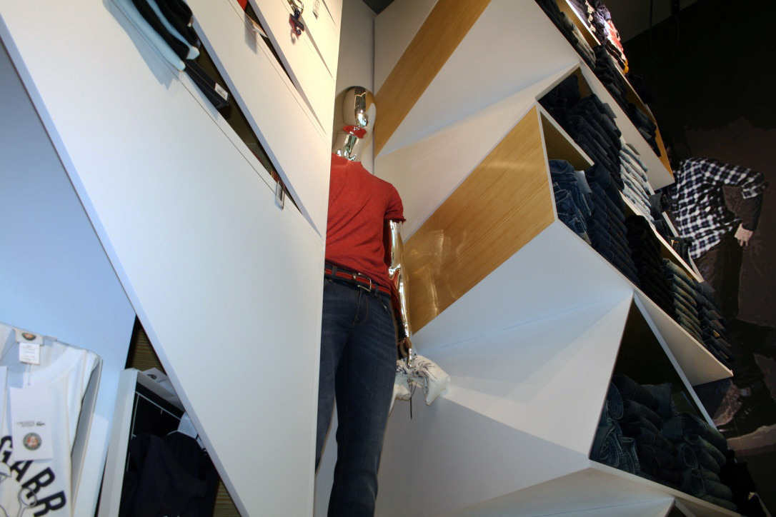 17 平米巴勒斯坦时尚小店，Noval 打造简约空间-15