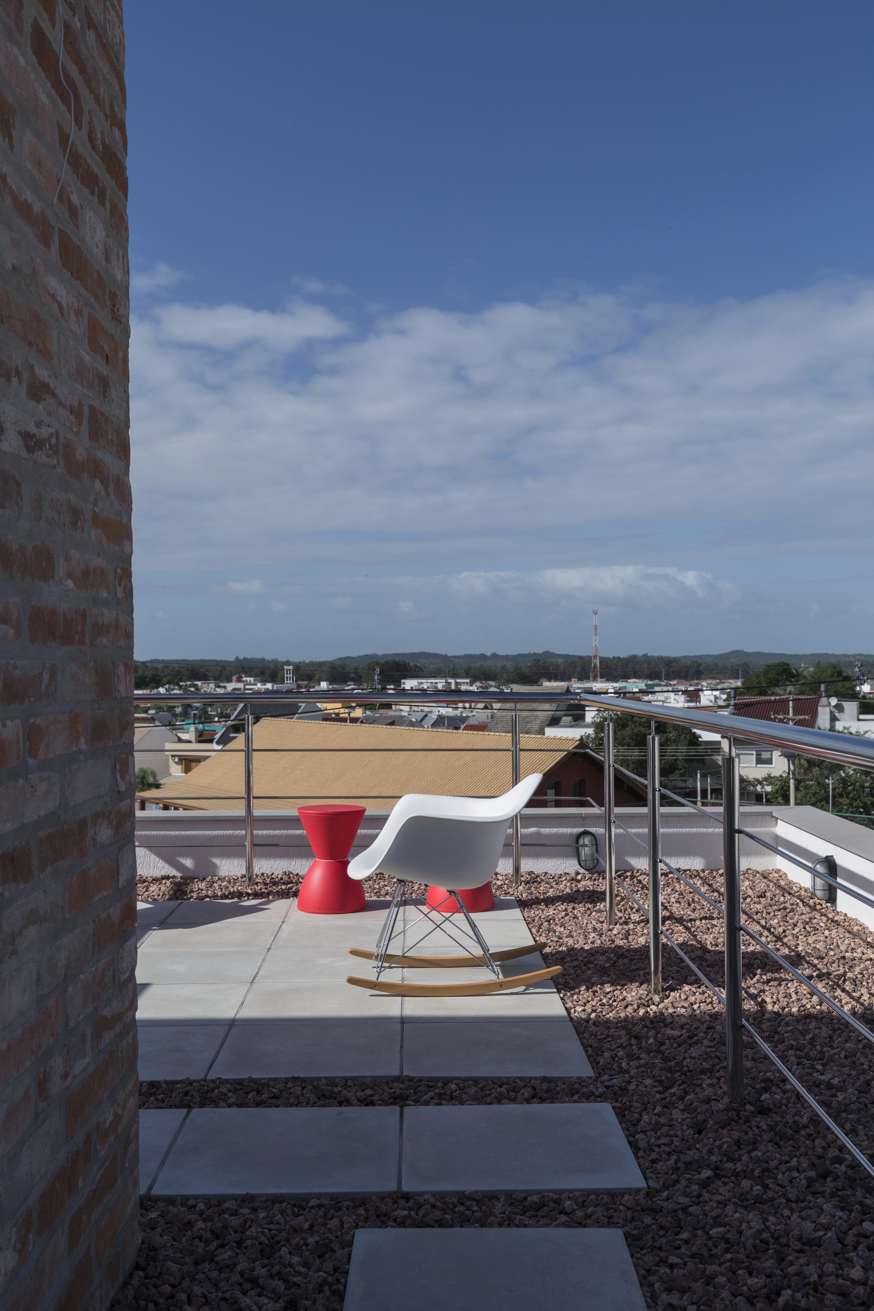 巴西现代简约别墅，自然与永恒的融合-7