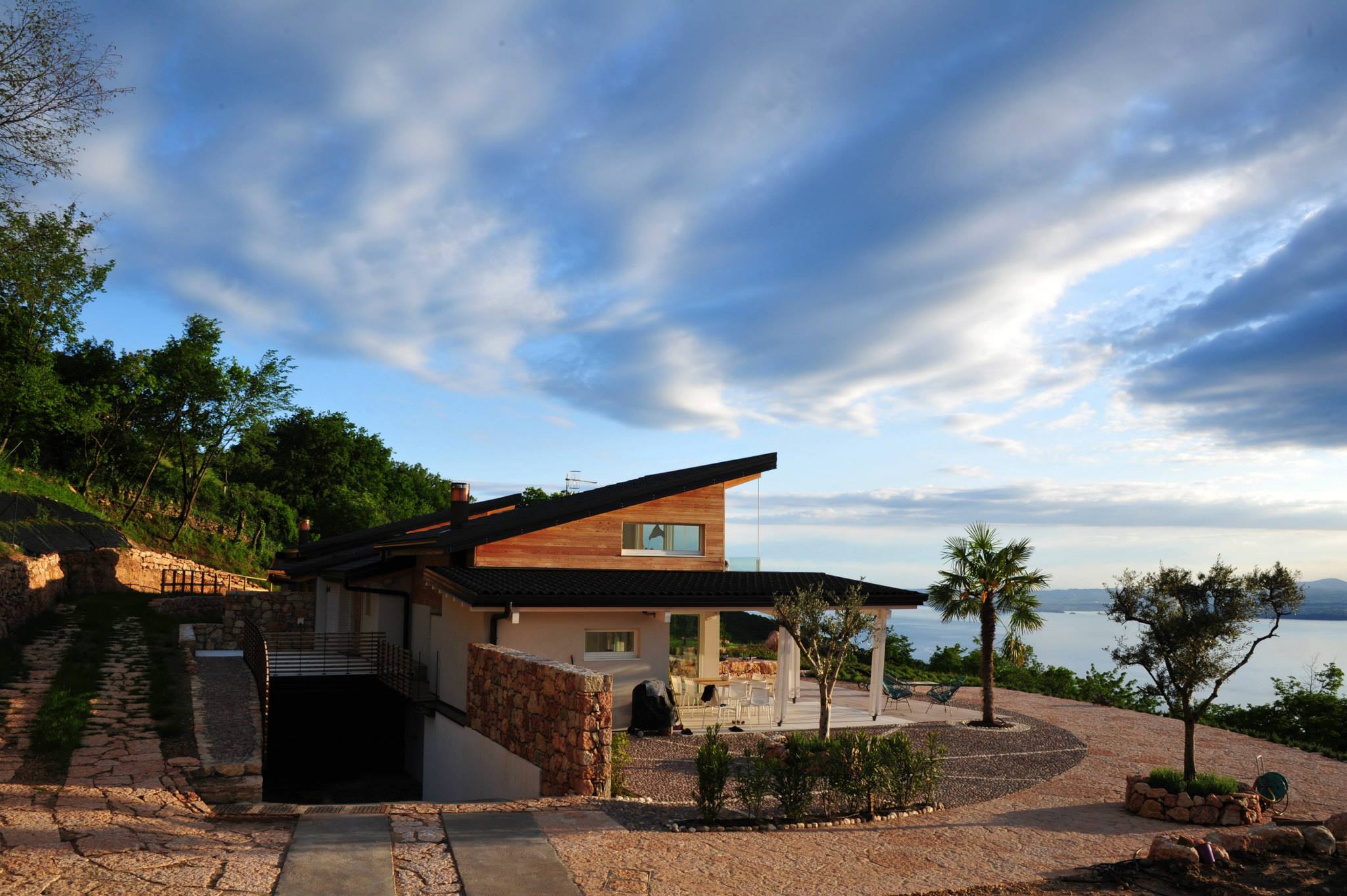 2013 年完成的 Ville Paradiso 单家庭住宅设计-0