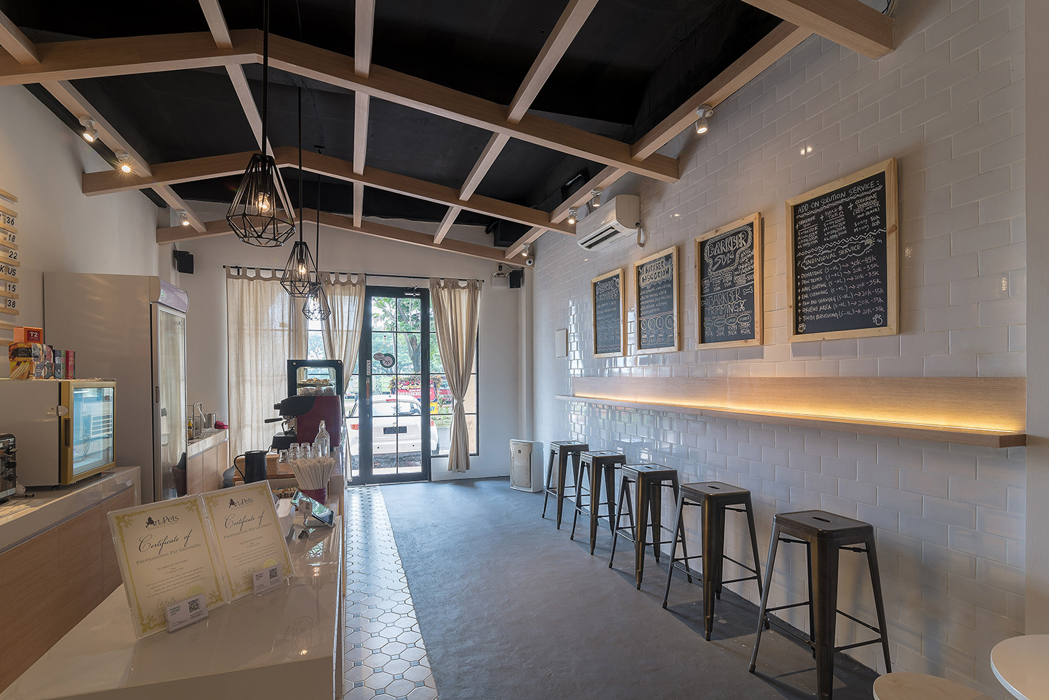 巴克理发店美容沙龙和咖啡馆-10