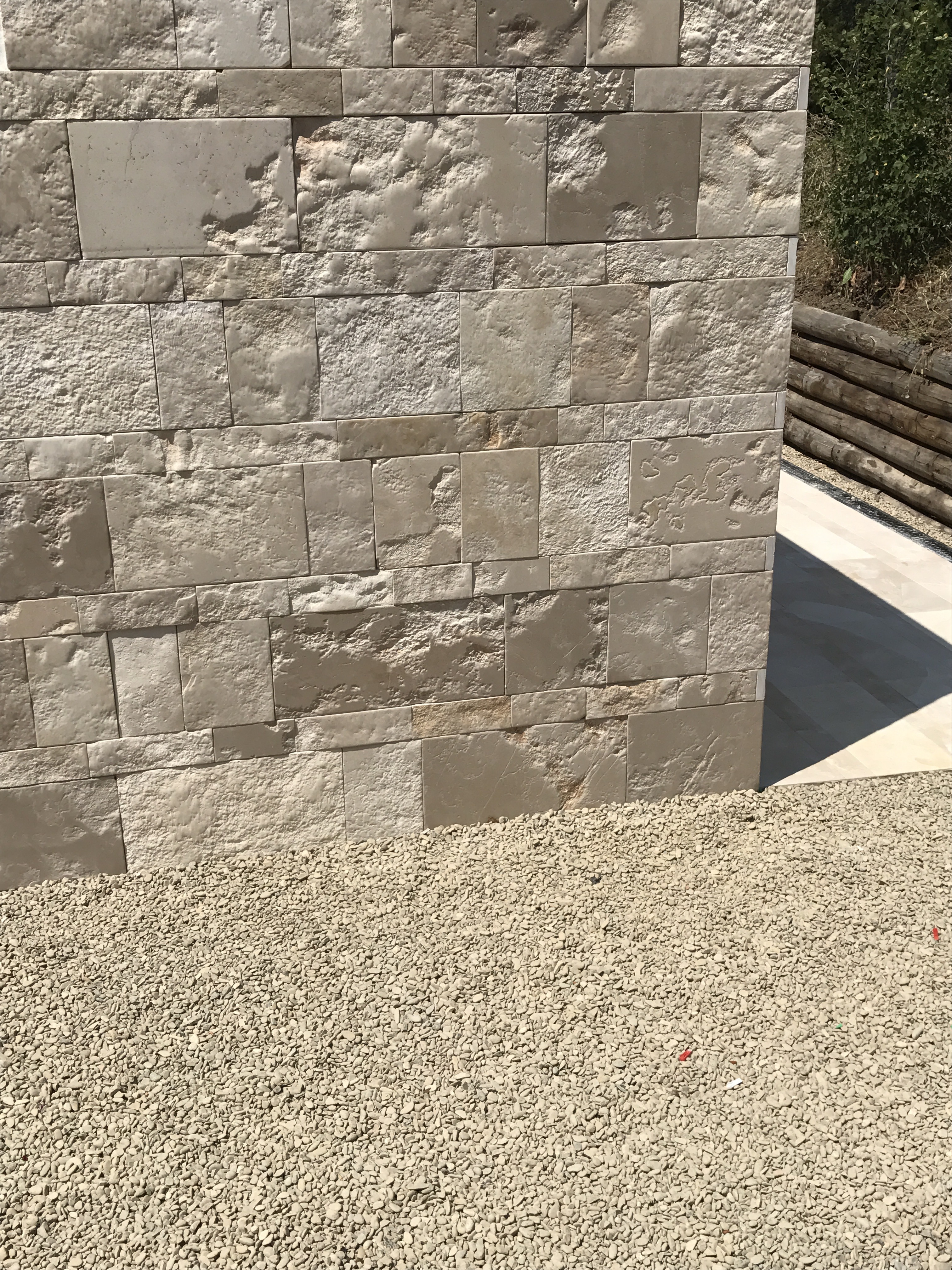 融入自然的精确手术 | 泳池与别墅-24