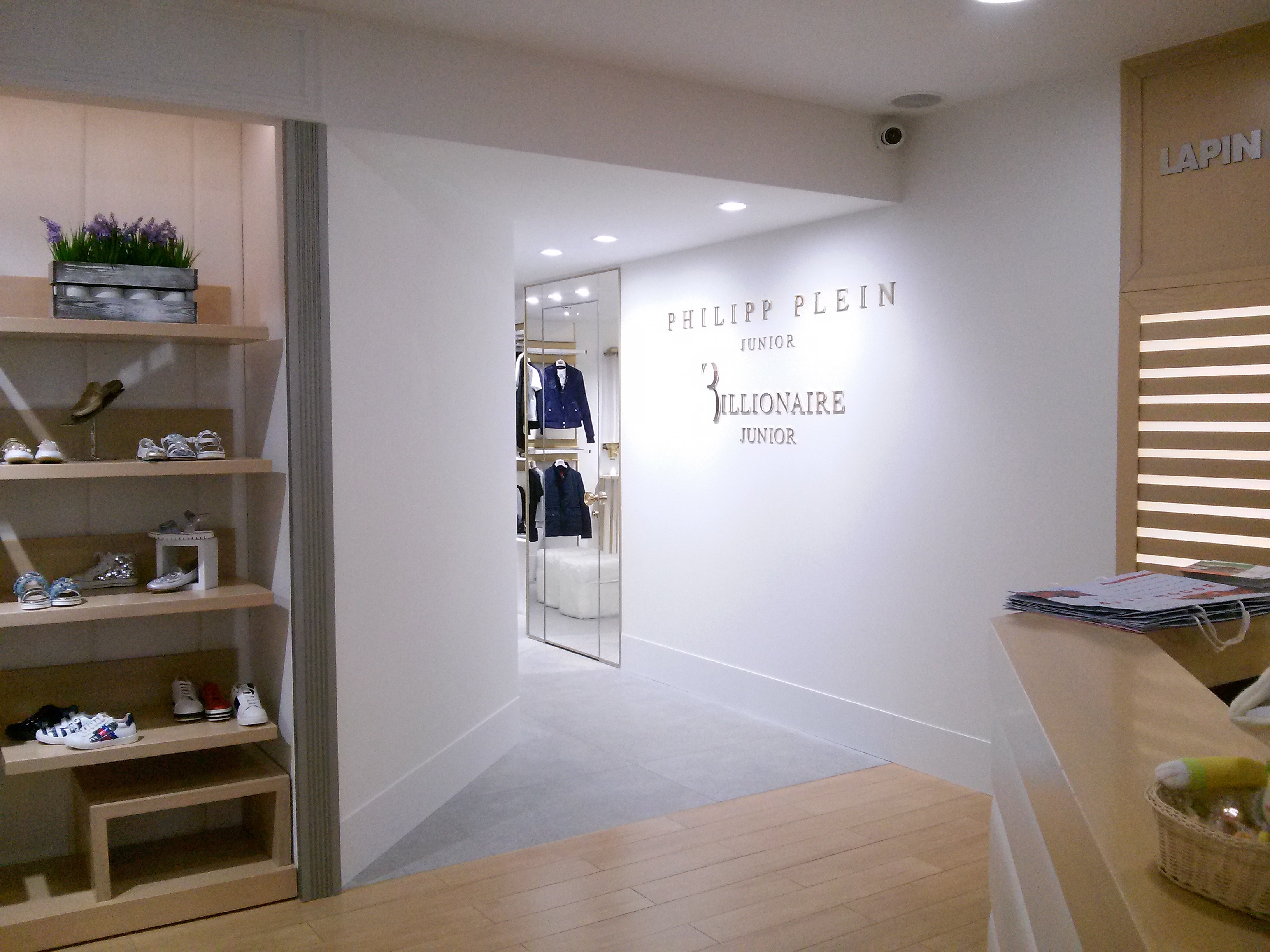 2018 年完成的基辅亿万富翁与 Philipp Plein Junior 购物商场设计-4