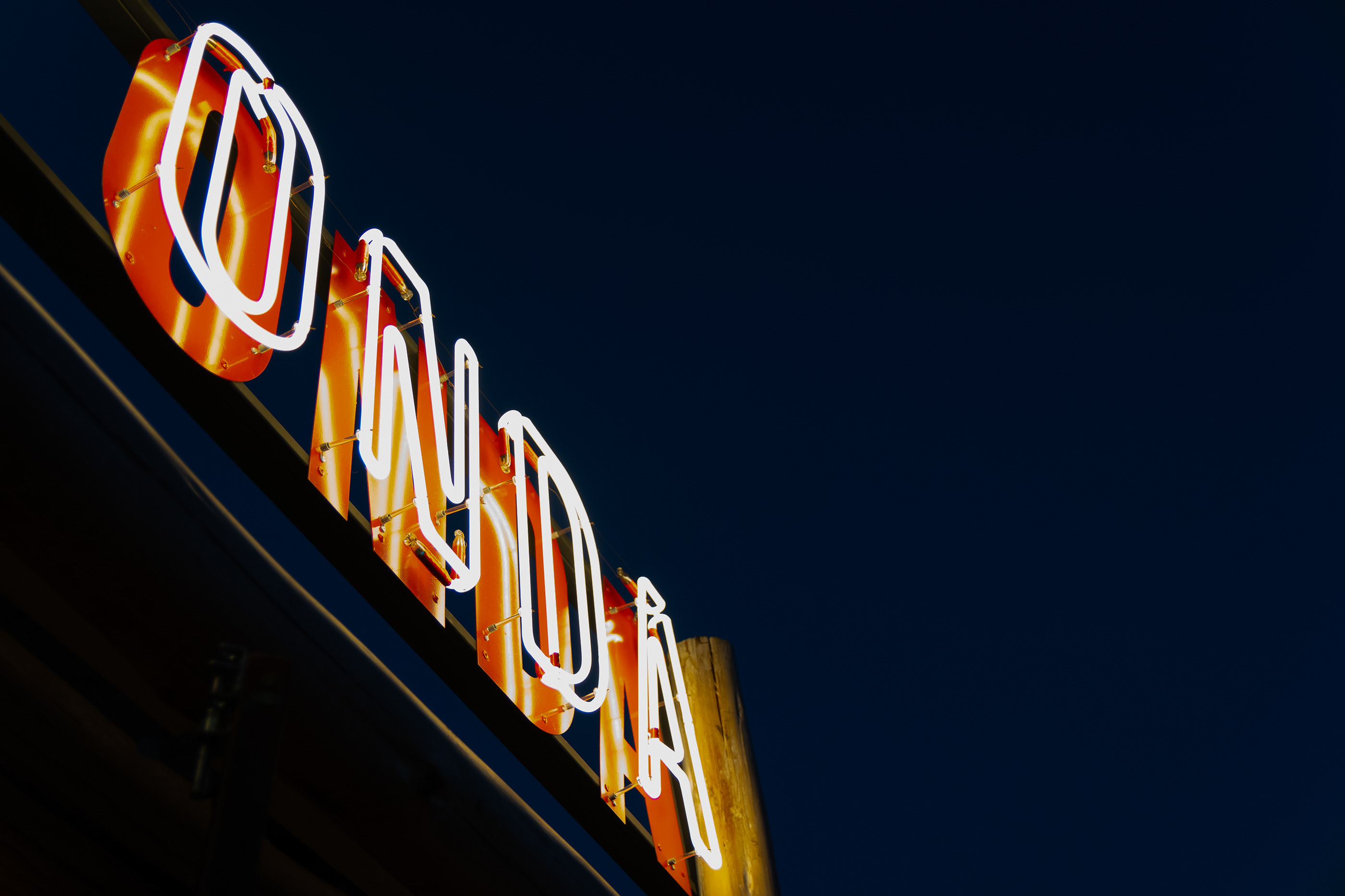 阿根廷 La Sifonda 餐厅 | 现代设计与美食的完美融合-2