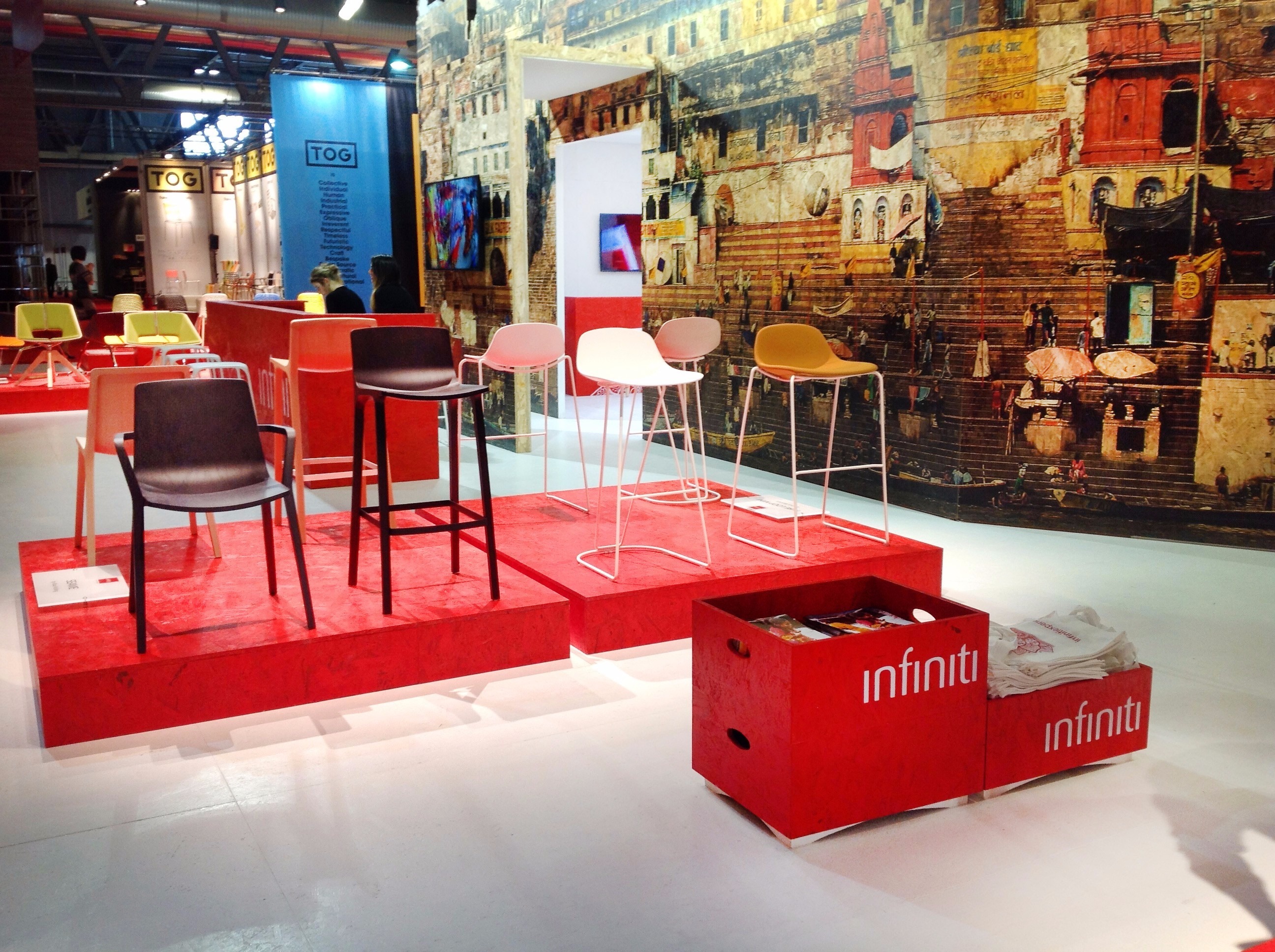 2015 年米兰家具展 Infiniti 展台——木结构魅力诠释现代展览设计-8