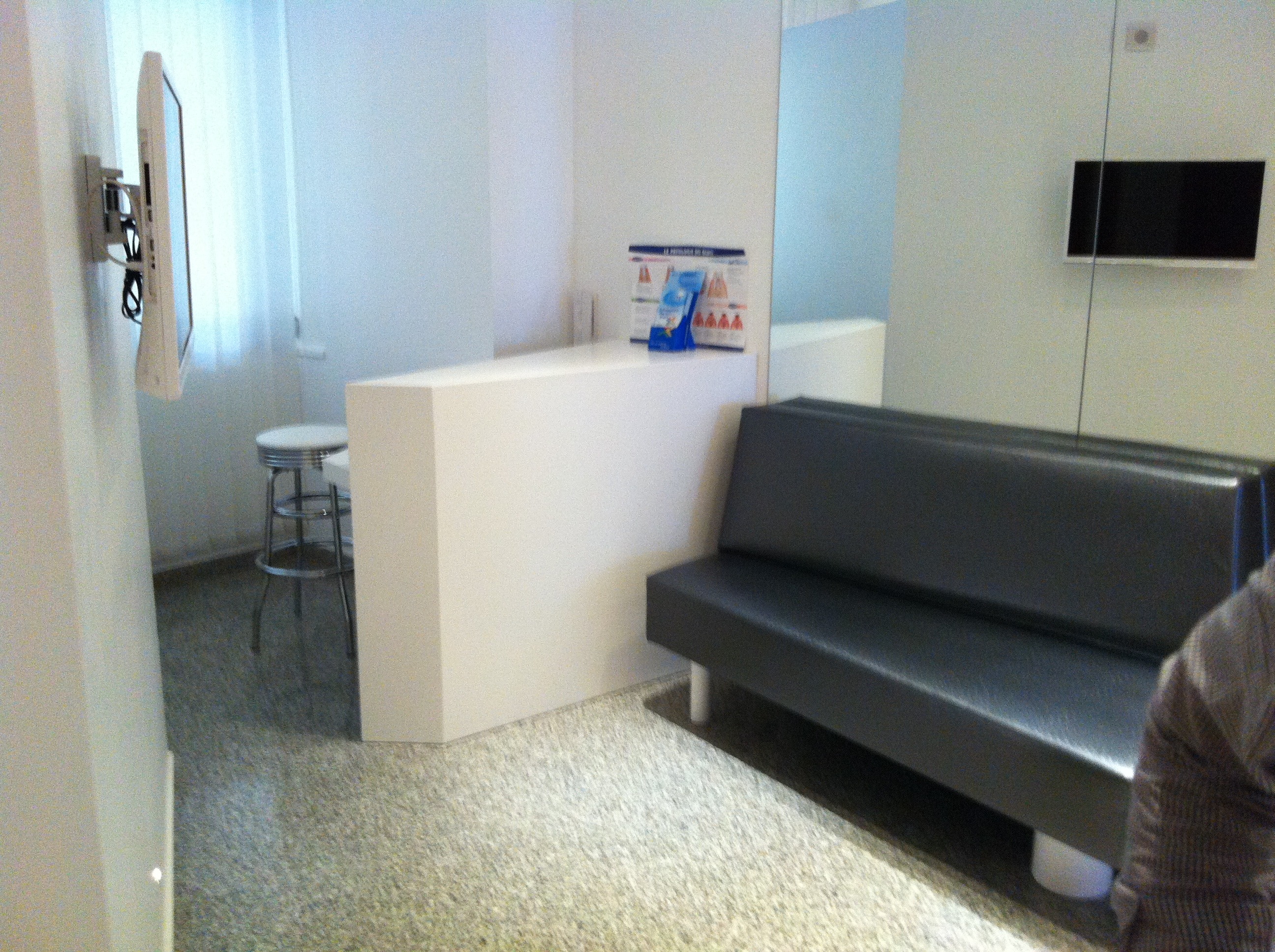 2014 年完成的意大利牙科诊所室内设计-0