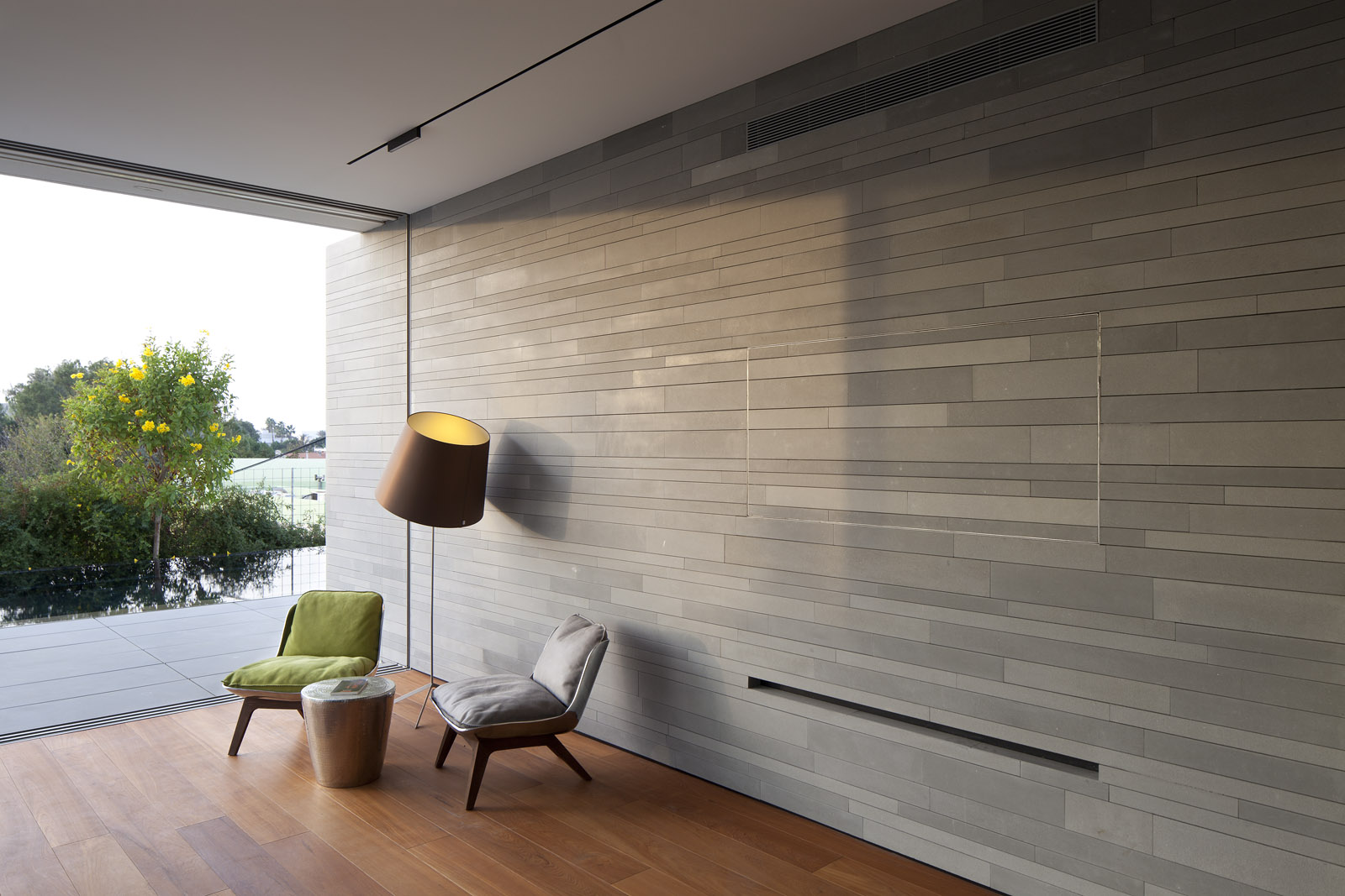 线性之家 | 利用石墙与木“Mashrabiya”打造四维空间-13