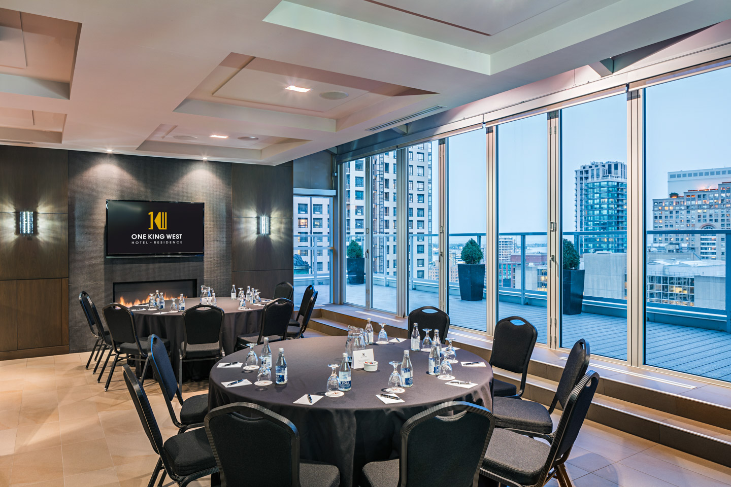 One King West Hotel & Residences-12