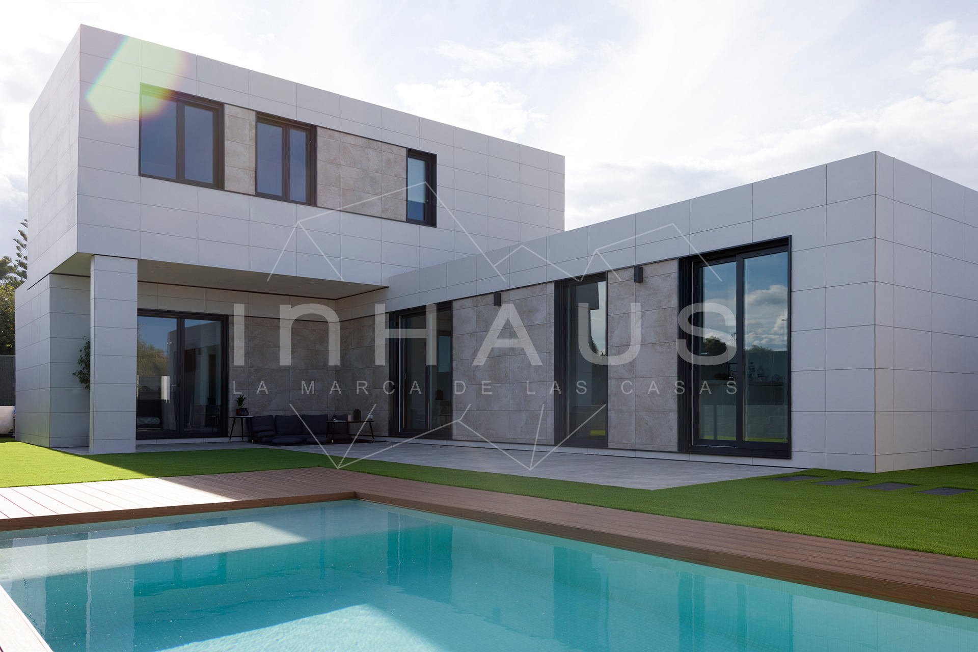 现代家庭梦想家园——西班牙瓦伦西亚“阿尔库迪亚”住宅-3