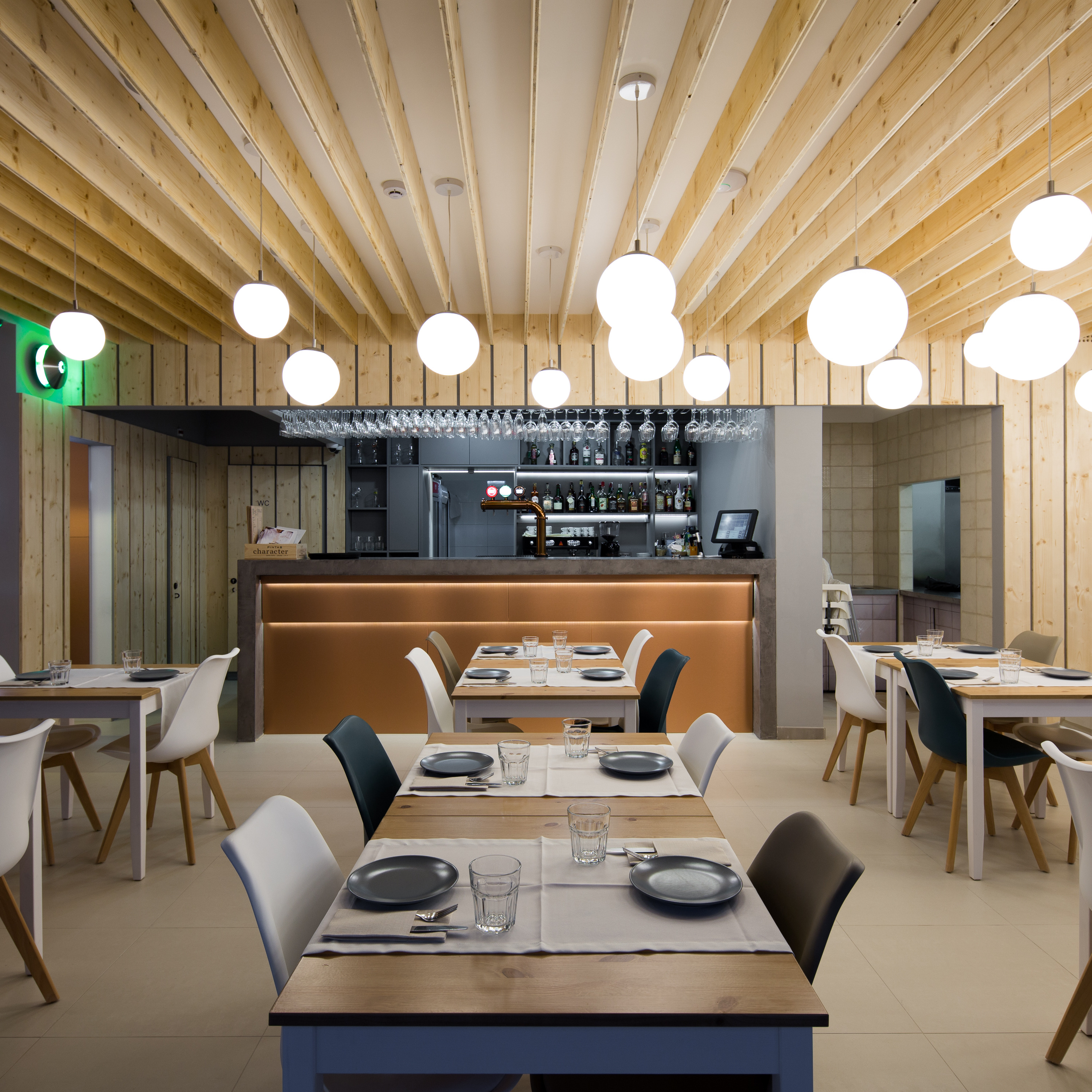 葡萄牙阿尔加维 Quarteira Santiago 餐厅室内设计-6