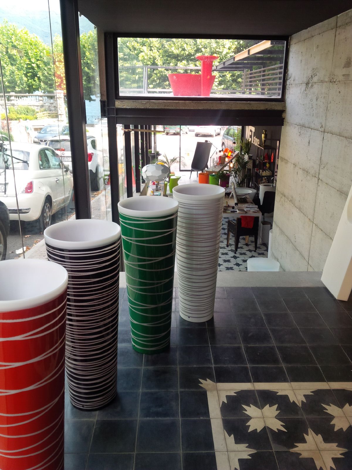 动感空间·丹尼尔·马卡乔的 WETstore 设计-17