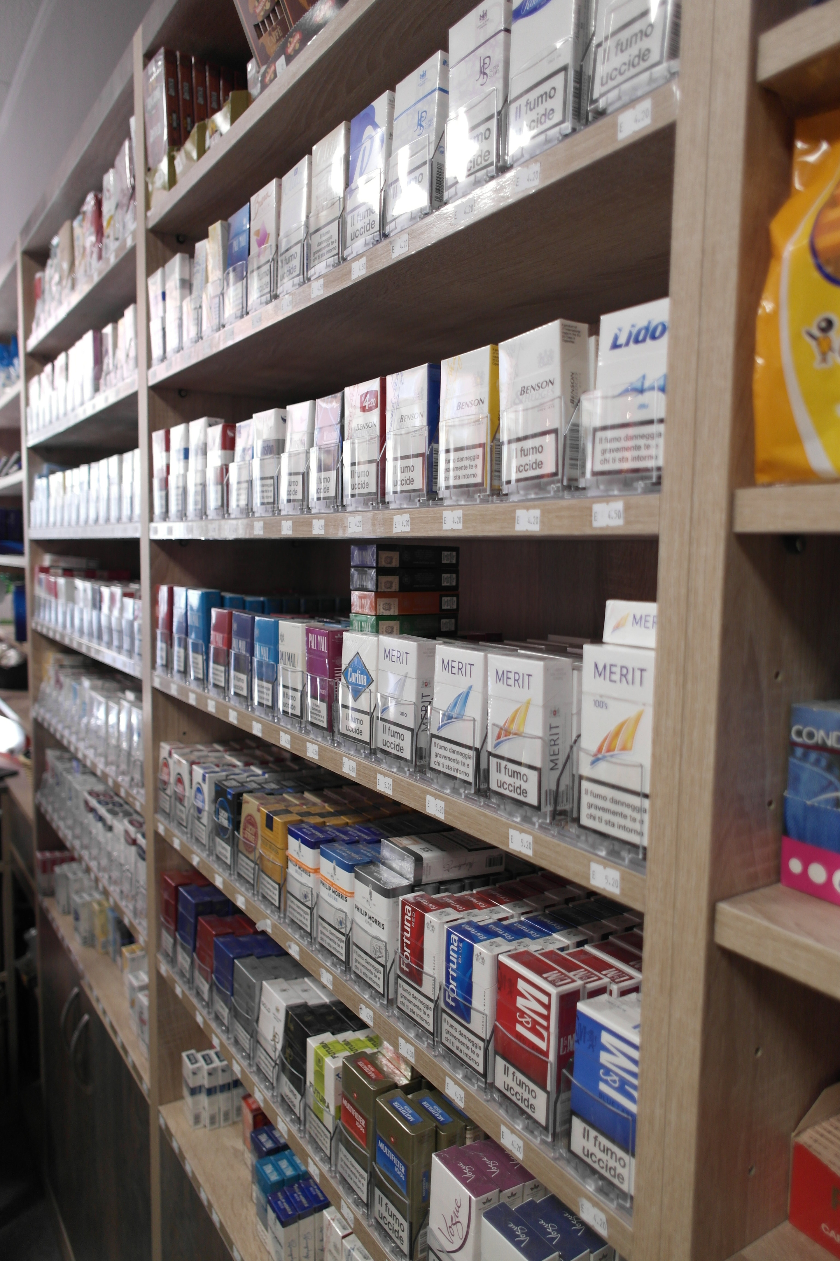 克里斯蒂安烟草店-10