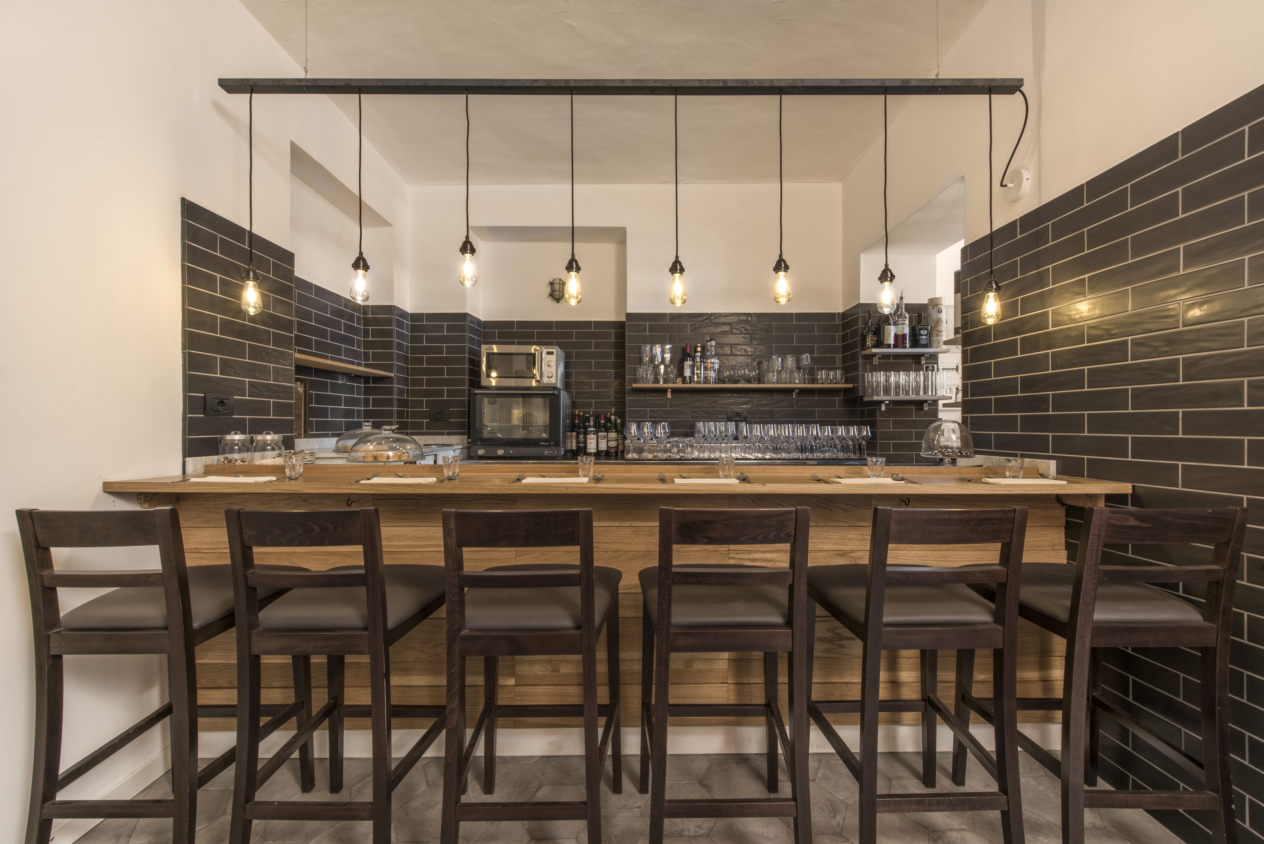 融合传统与创新的意大利餐厅设计-7