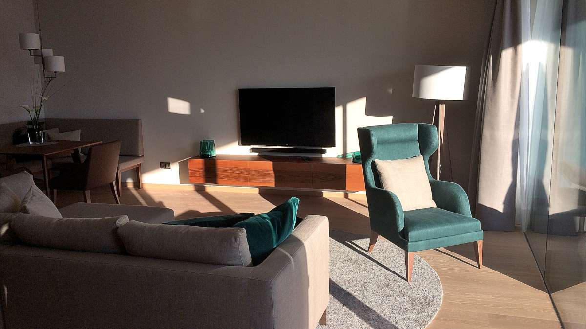 阿尔卑斯山间的五星级酒店改造-92