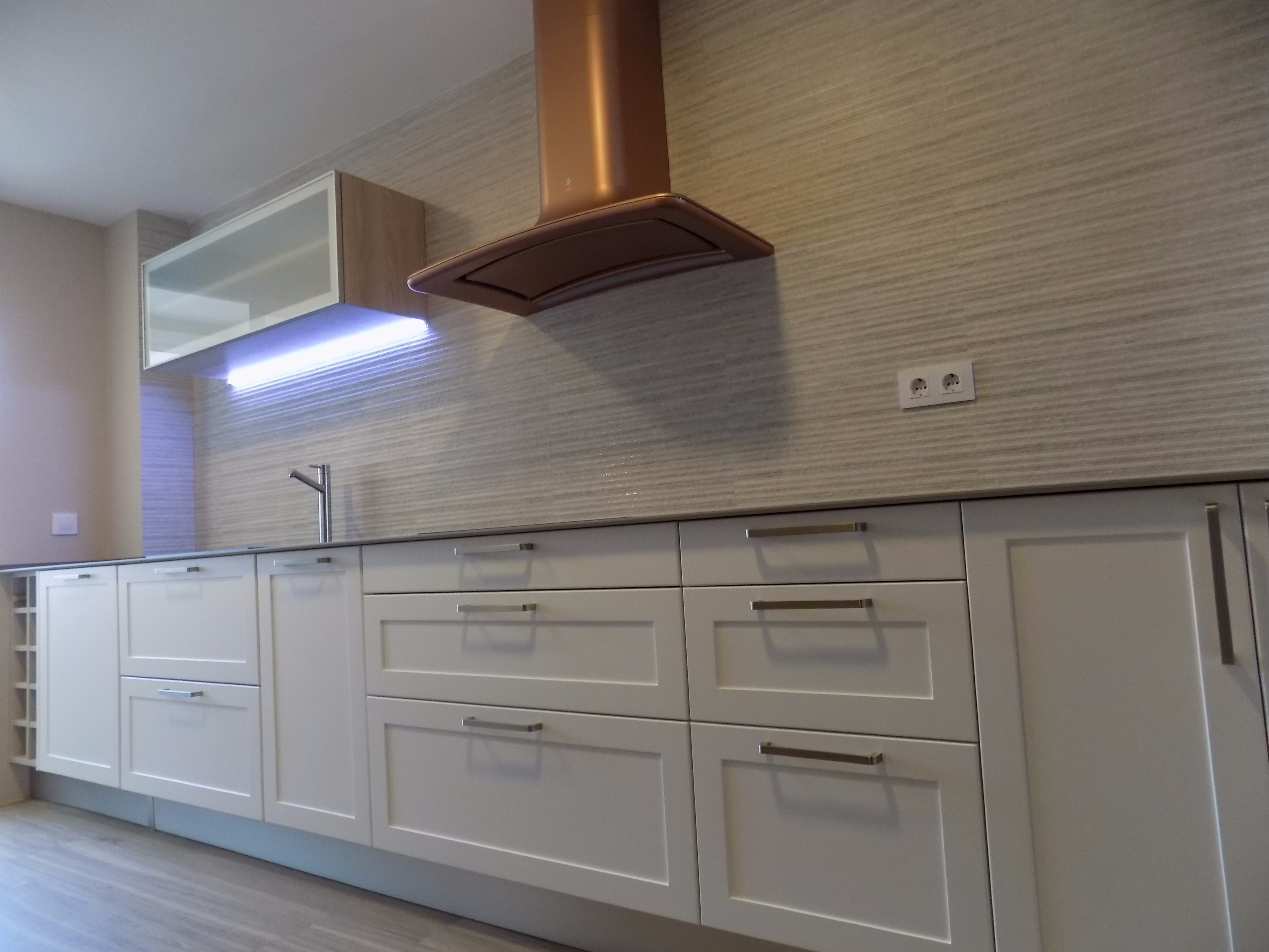 现代复古厨房，工业风与早餐文化的完美融合-7