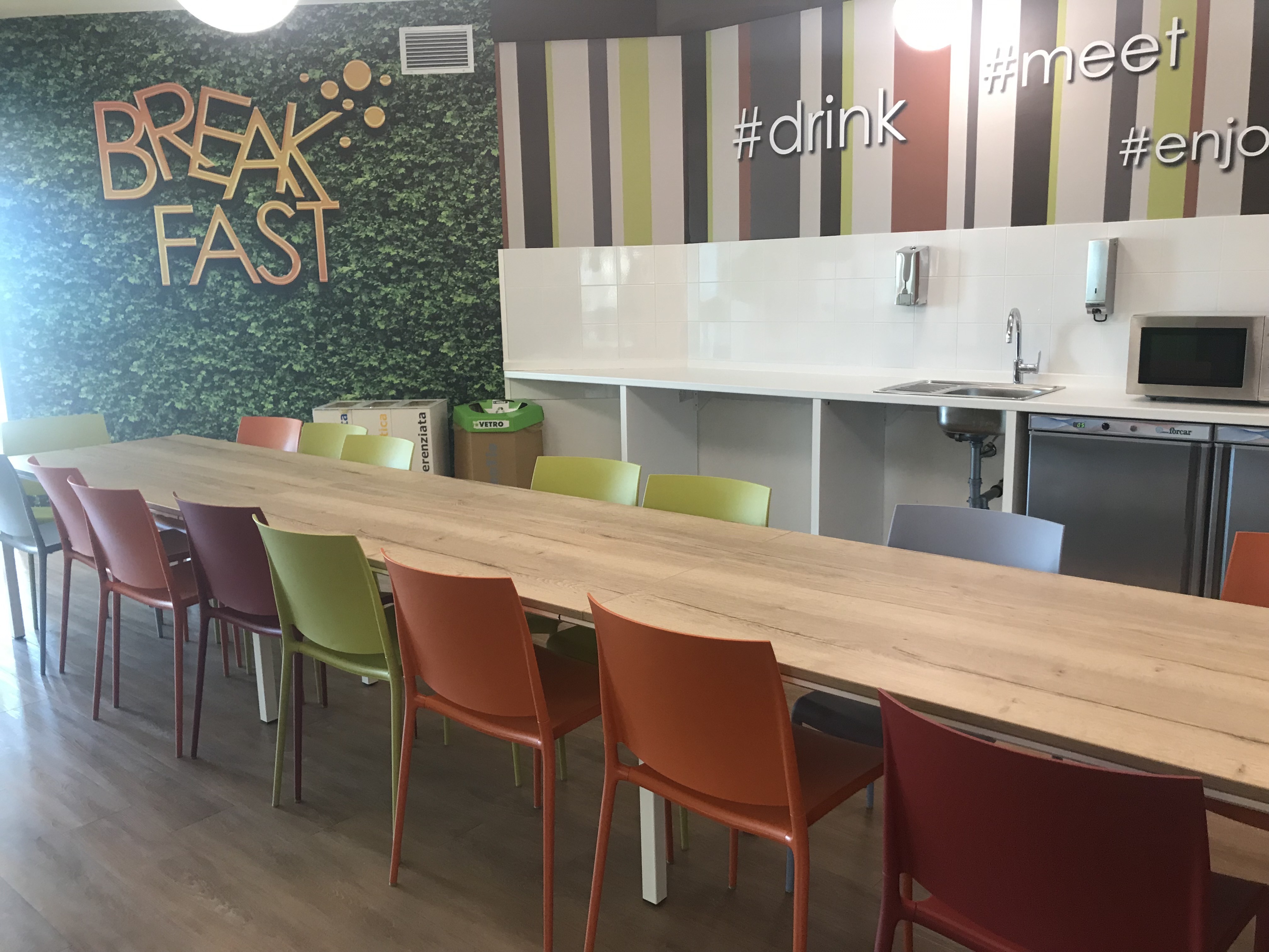 电信公司总部打造高效休闲办公空间-44