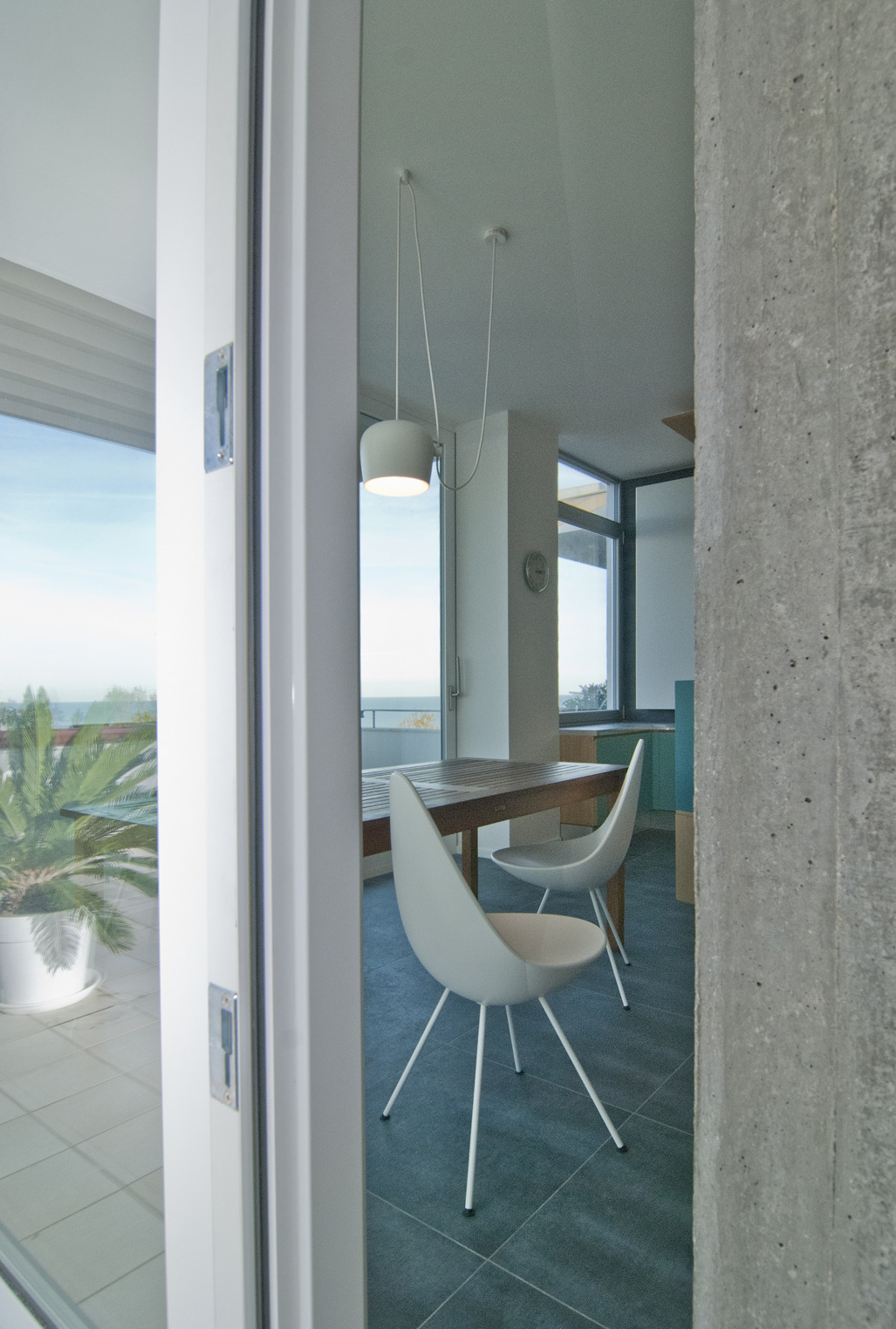 海景公寓的室内设计之旅 | 打破界限，融入海洋-12