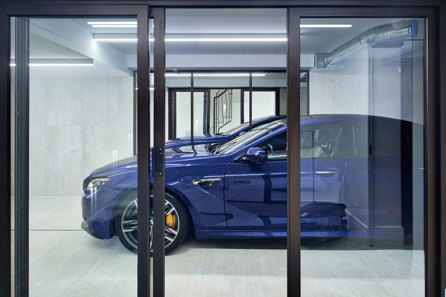 2017 年三层联排别墅影院式客厅设计-5