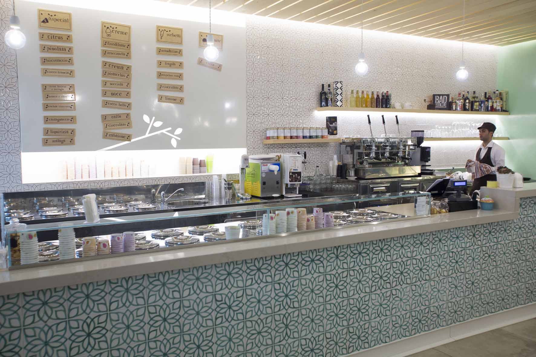 意大利 Citrus Gelateria 室内设计 | 融合传统与现代的休闲空间-11