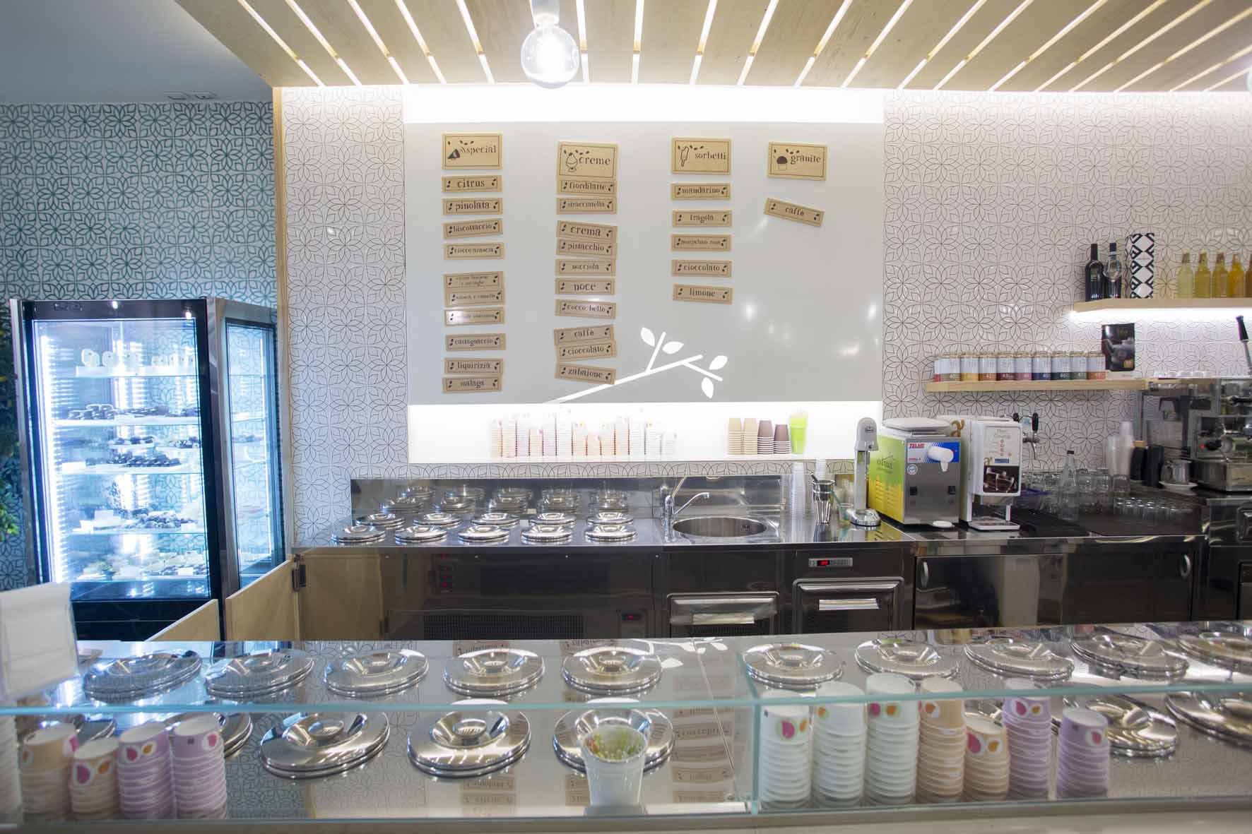 意大利 Citrus Gelateria 室内设计 | 融合传统与现代的休闲空间-12