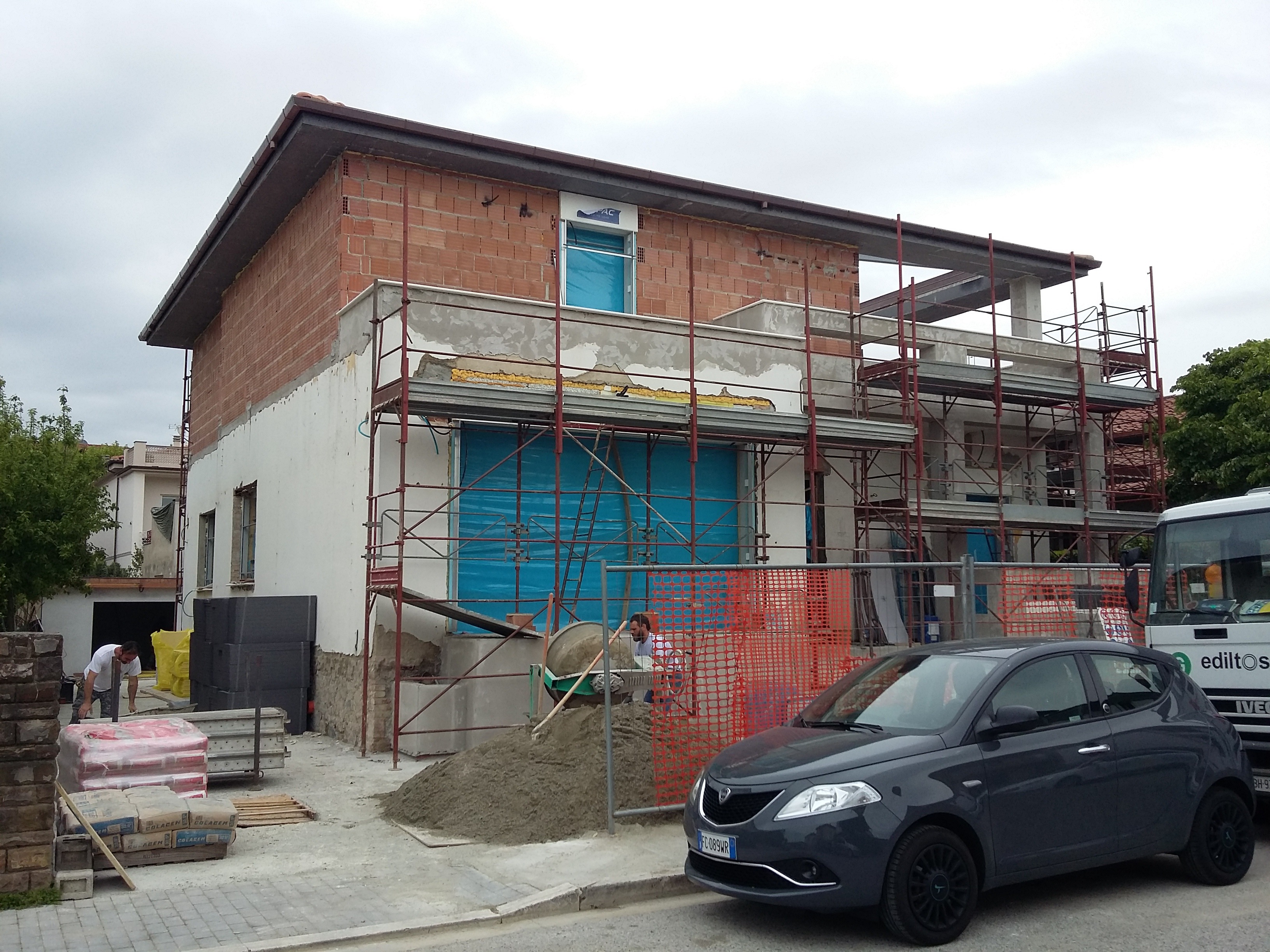 意式私人住宅的简约奢华-15